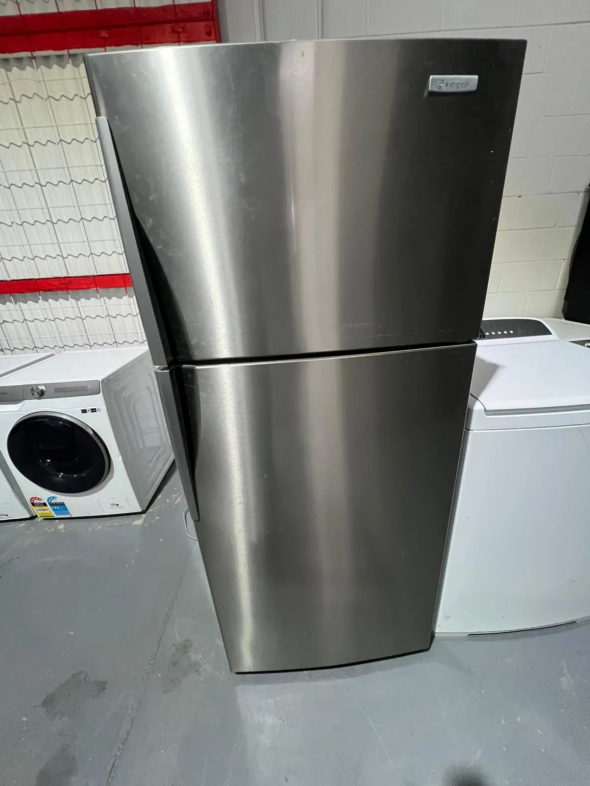 Refurbished Combo – Westinghouse 442 L Fridge Freezer + Fisher & Paykel 10 kg Washing Machine | ADELAIDE