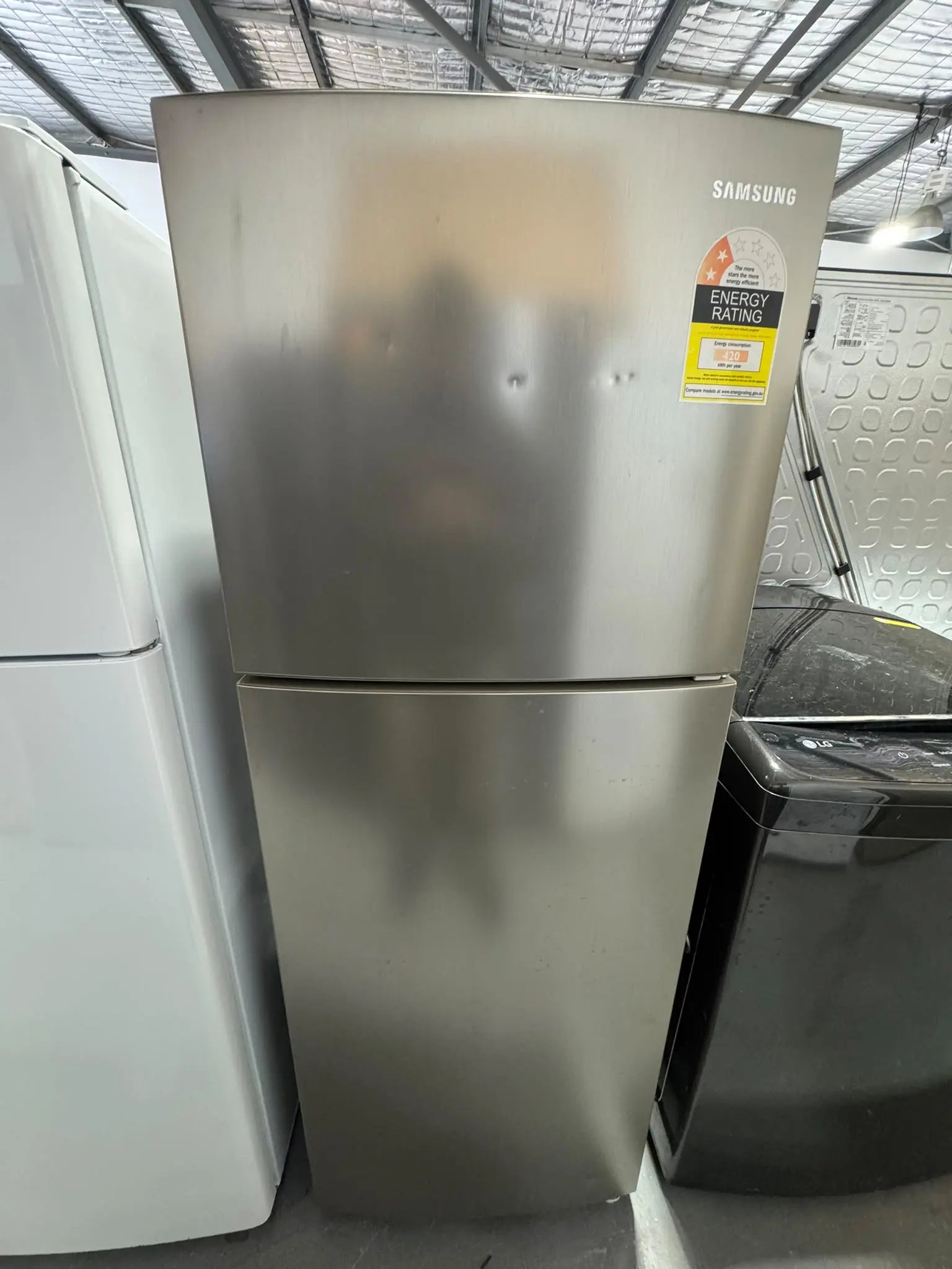 Refurbished Compact Samsung 294L Top Mount Fridge Freezer | PERTH