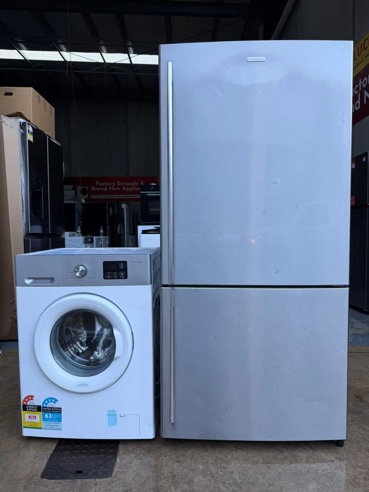 Refurbished Electrolux 510L Fridge + Stirling 8kg Washing Machine Combo | MELBOURNE