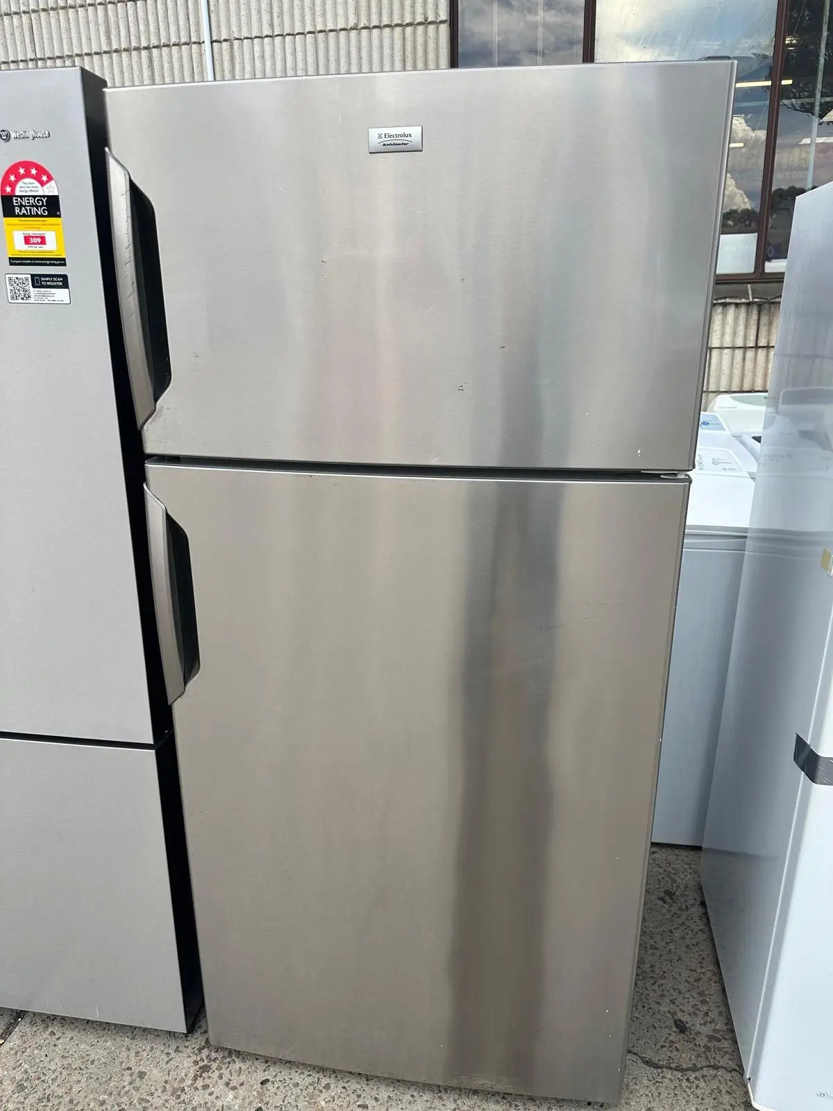 Refurbished Electrolux 520L Fridge Freezer | SYDNEY