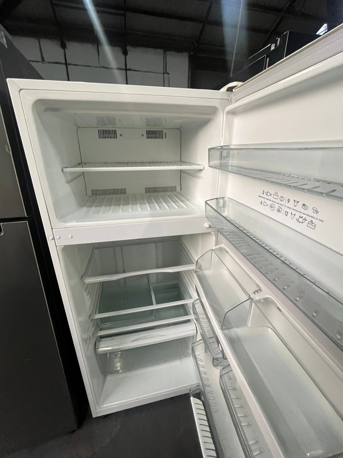 Refurbished Electrolux RJ422V-R 416L Fridge Freezer | ADELAIDE