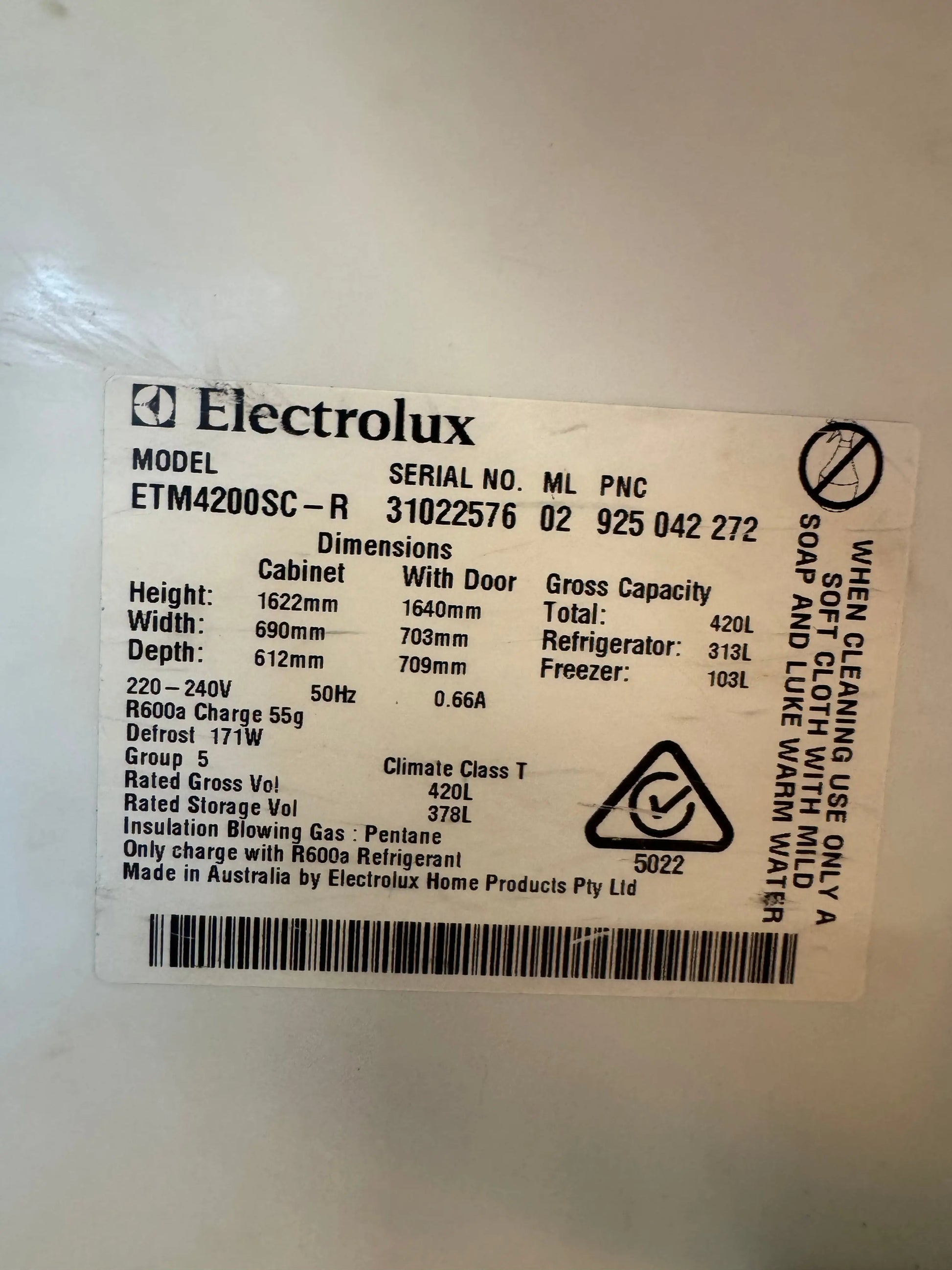 Refurbished Electrolux fridge freezer 420 L | SYDNEY