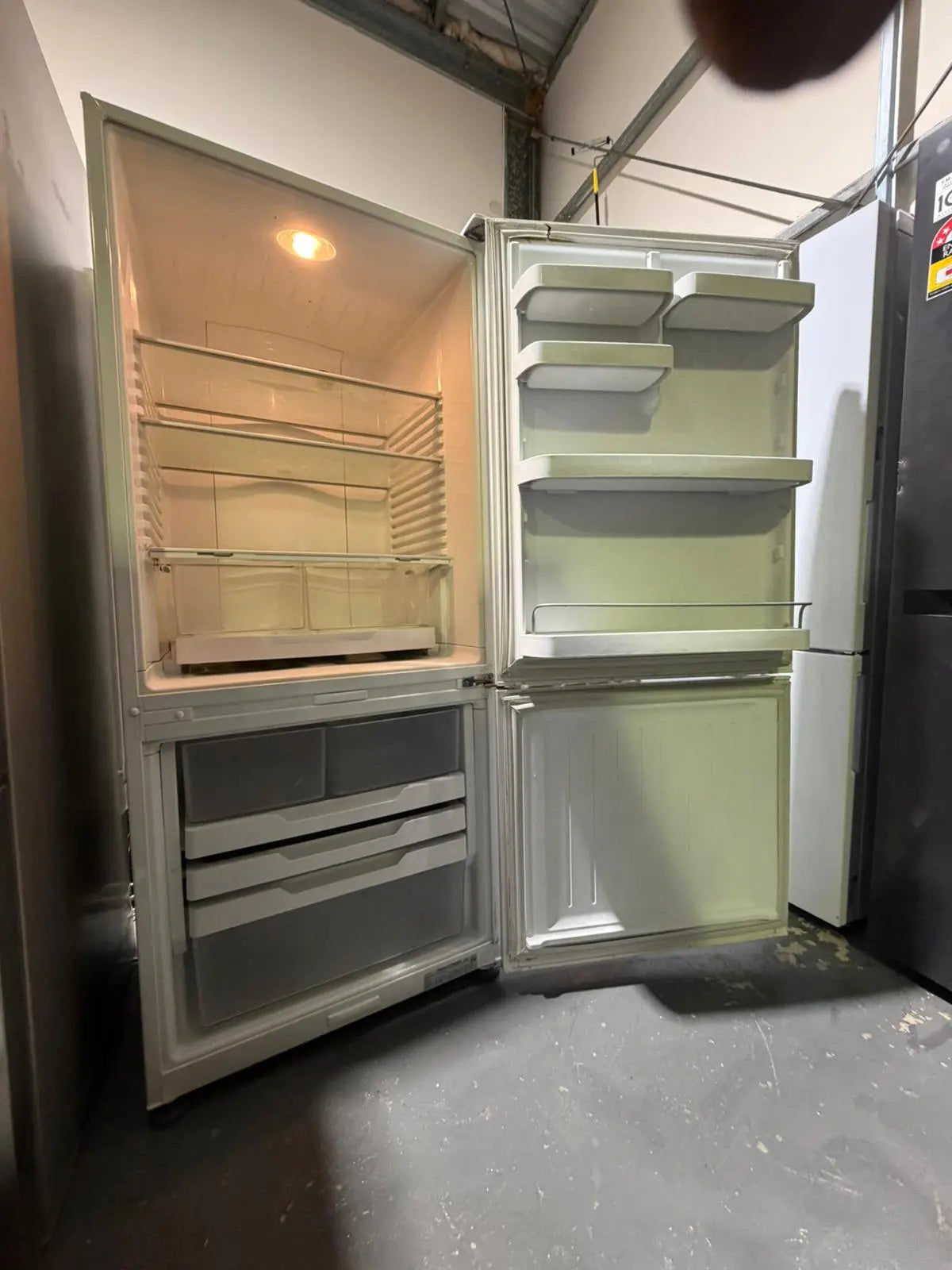 Refurbished Fisher & Paykel 404L Bottom Mount Fridge Freezer | BRISBANE