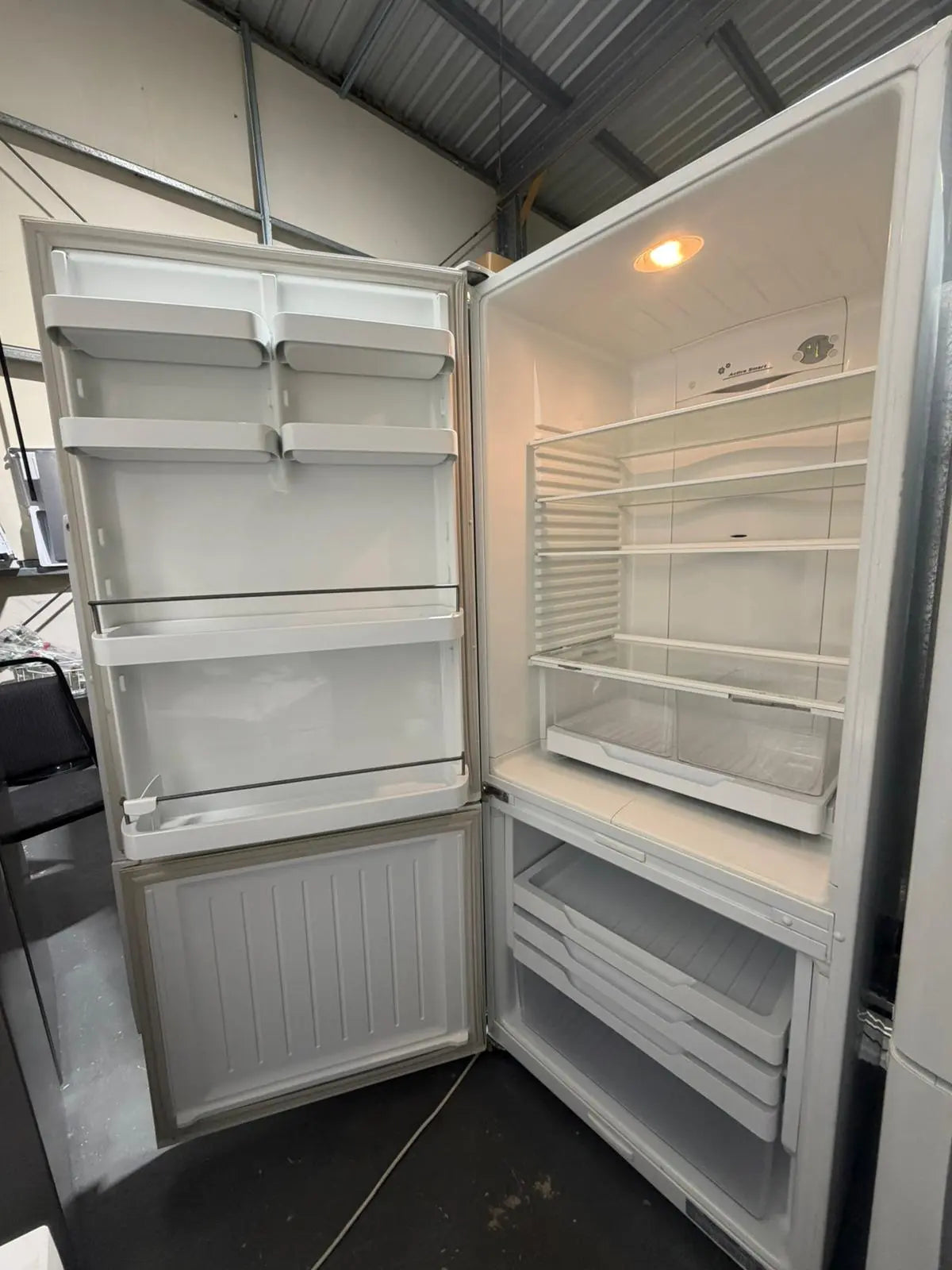 Refurbished Fisher & Paykel 442L Bottom Mount Fridge Freezer | BRISBANE