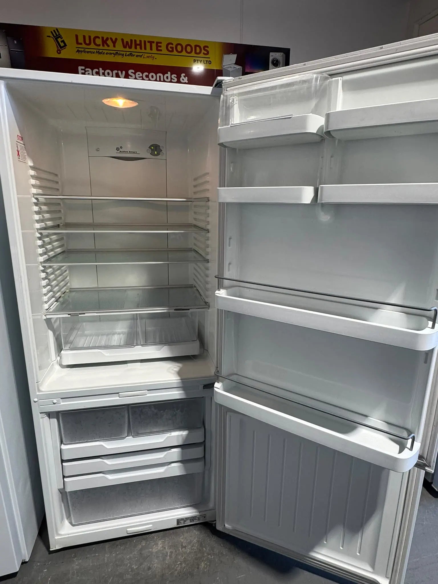 Refurbished Fisher & Paykel 442L Bottom Mount Fridge Freezer | PERTH