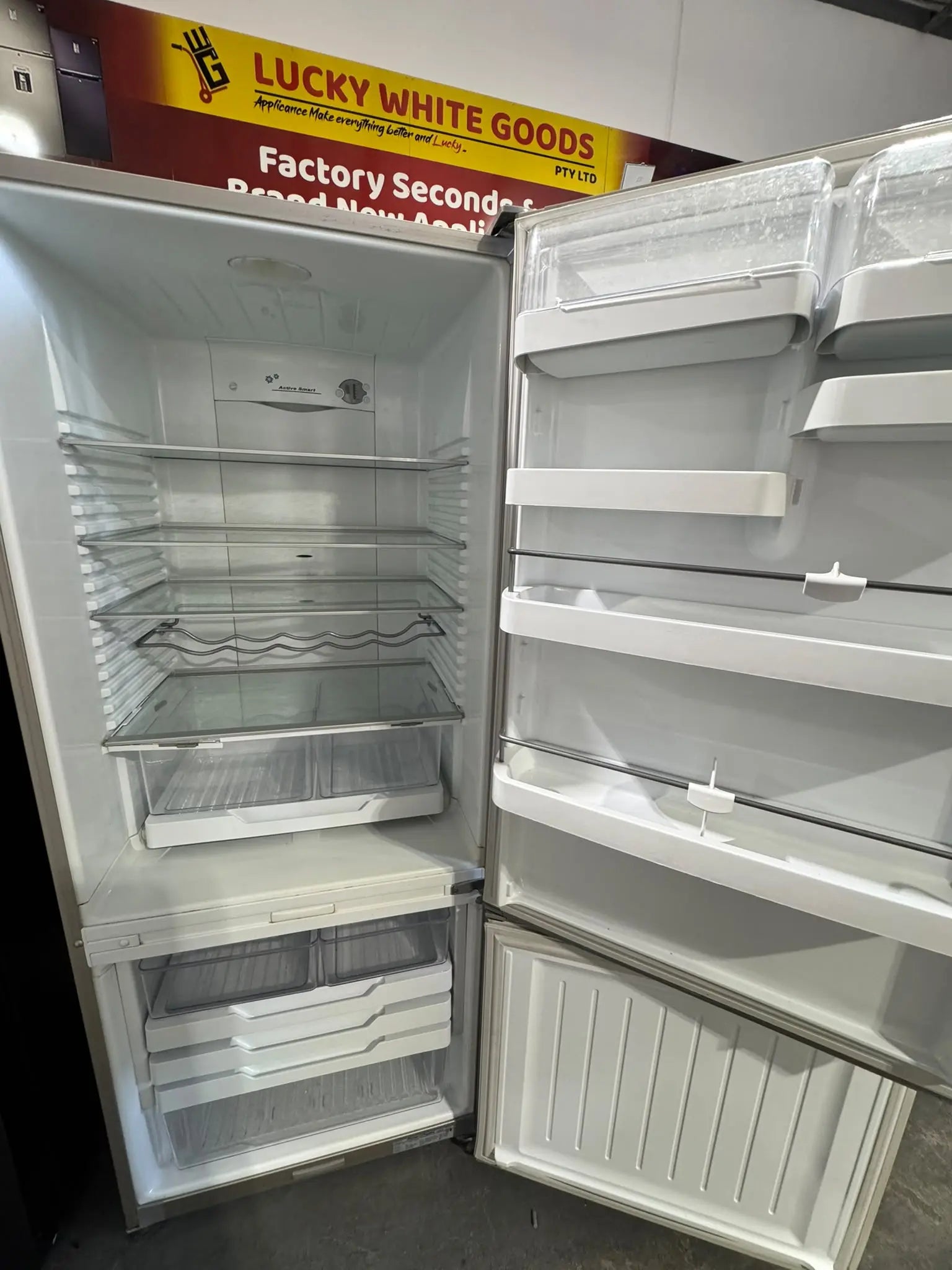 Refurbished Fisher & Paykel 442L Bottom Mount Fridge Freezer | PERTH