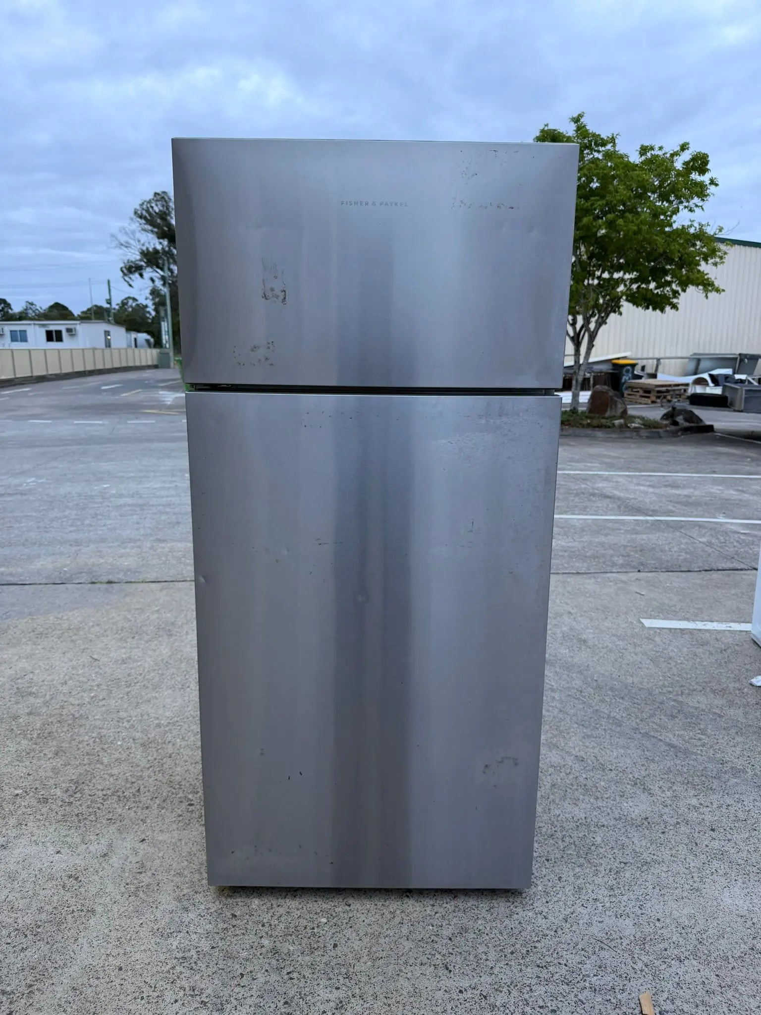Refurbished Fisher & Paykel 570L Top Mount Fridge Freezer | BRISBANE