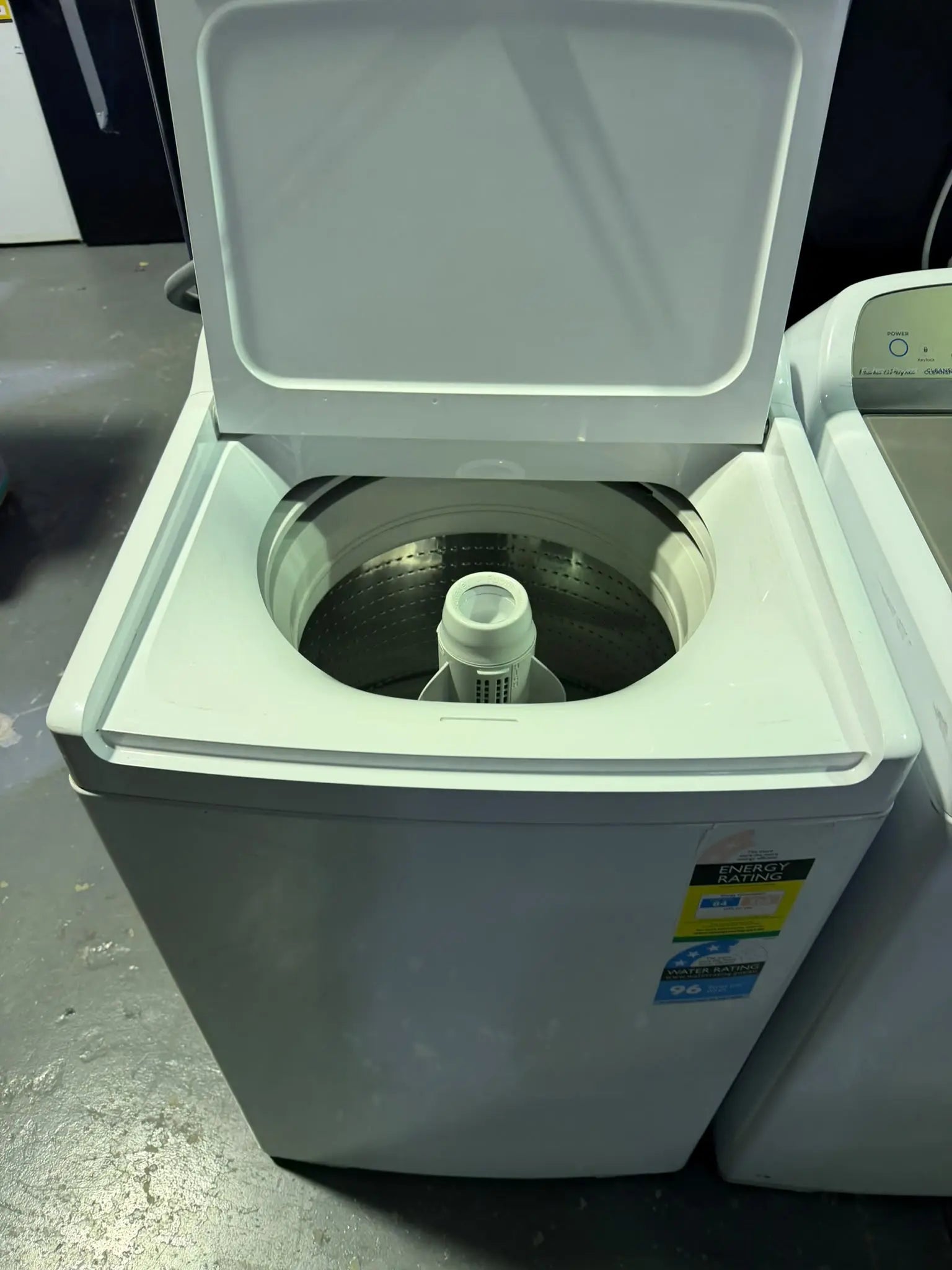 Refurbished Fisher & Paykel 8.5kg Top Load Washer | BRISBANE