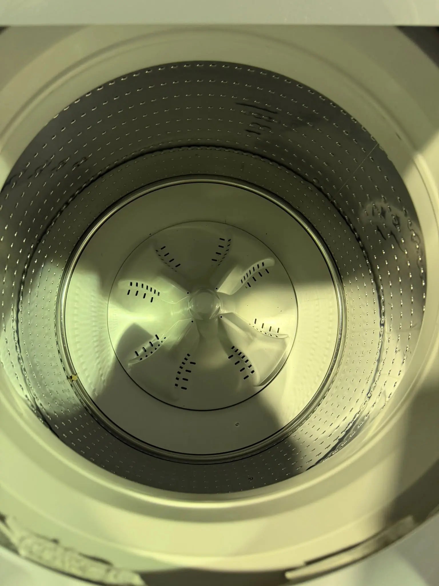 Refurbished Fisher & Paykel 8kg Top Load Washing Machine | BRISBANE