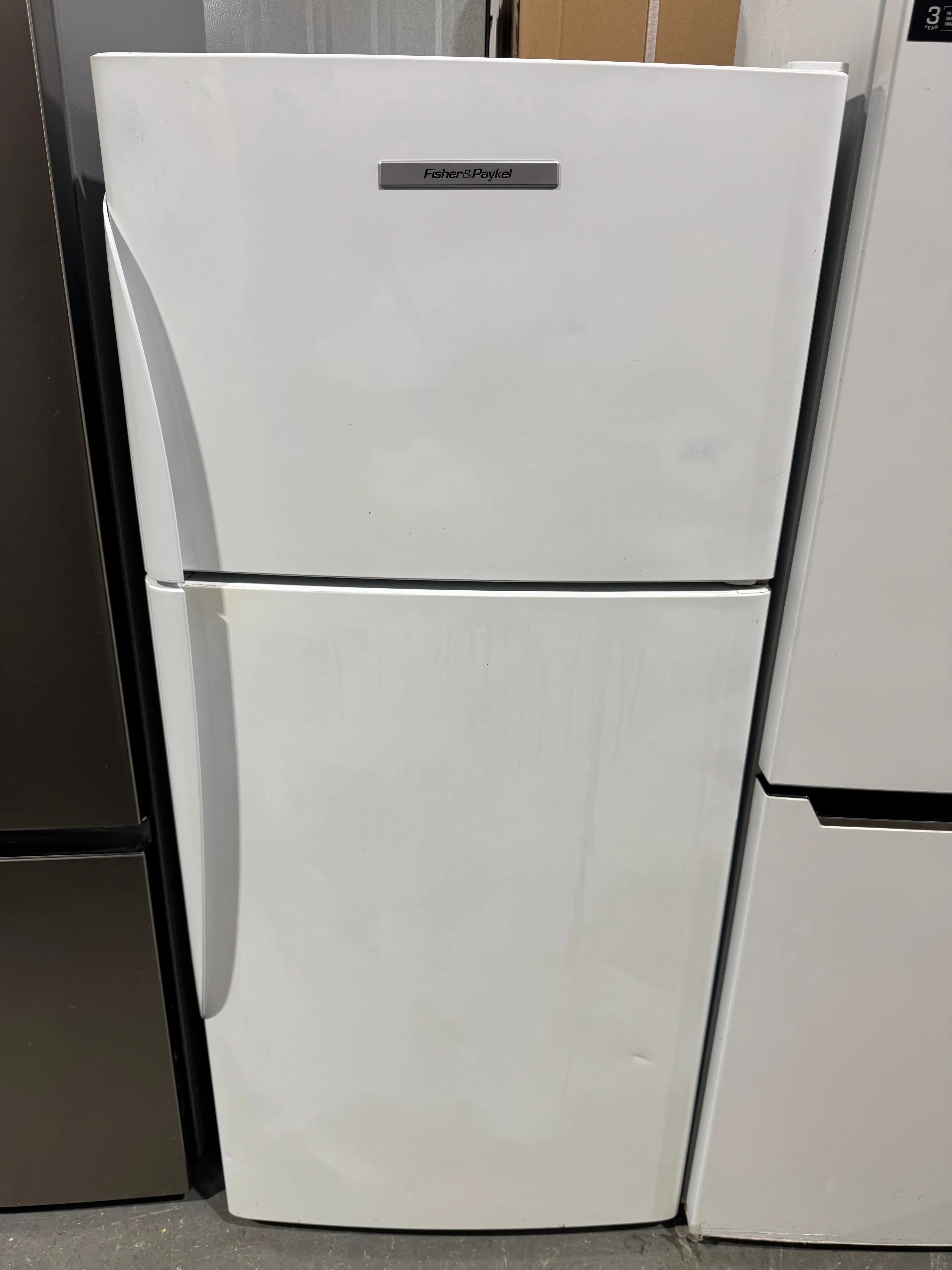 Refurbished Fisher & Paykel E331T 329L Top Mount Fridge Freezer