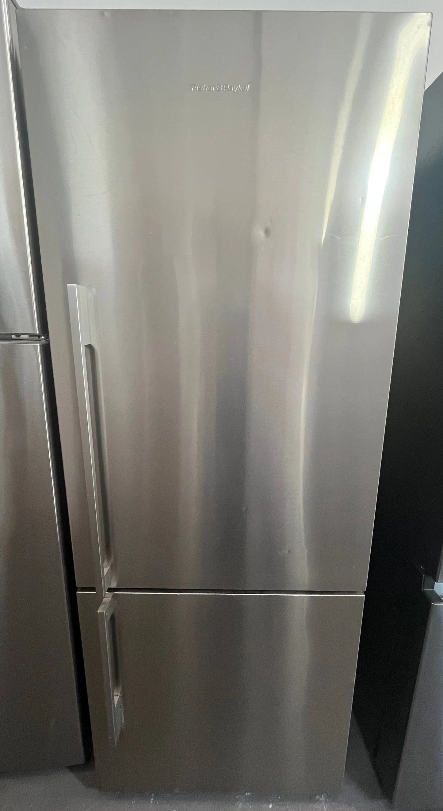 Refurbished Fisher and paykel 440L bottom mount fridge freezer | ALEXANDRIA