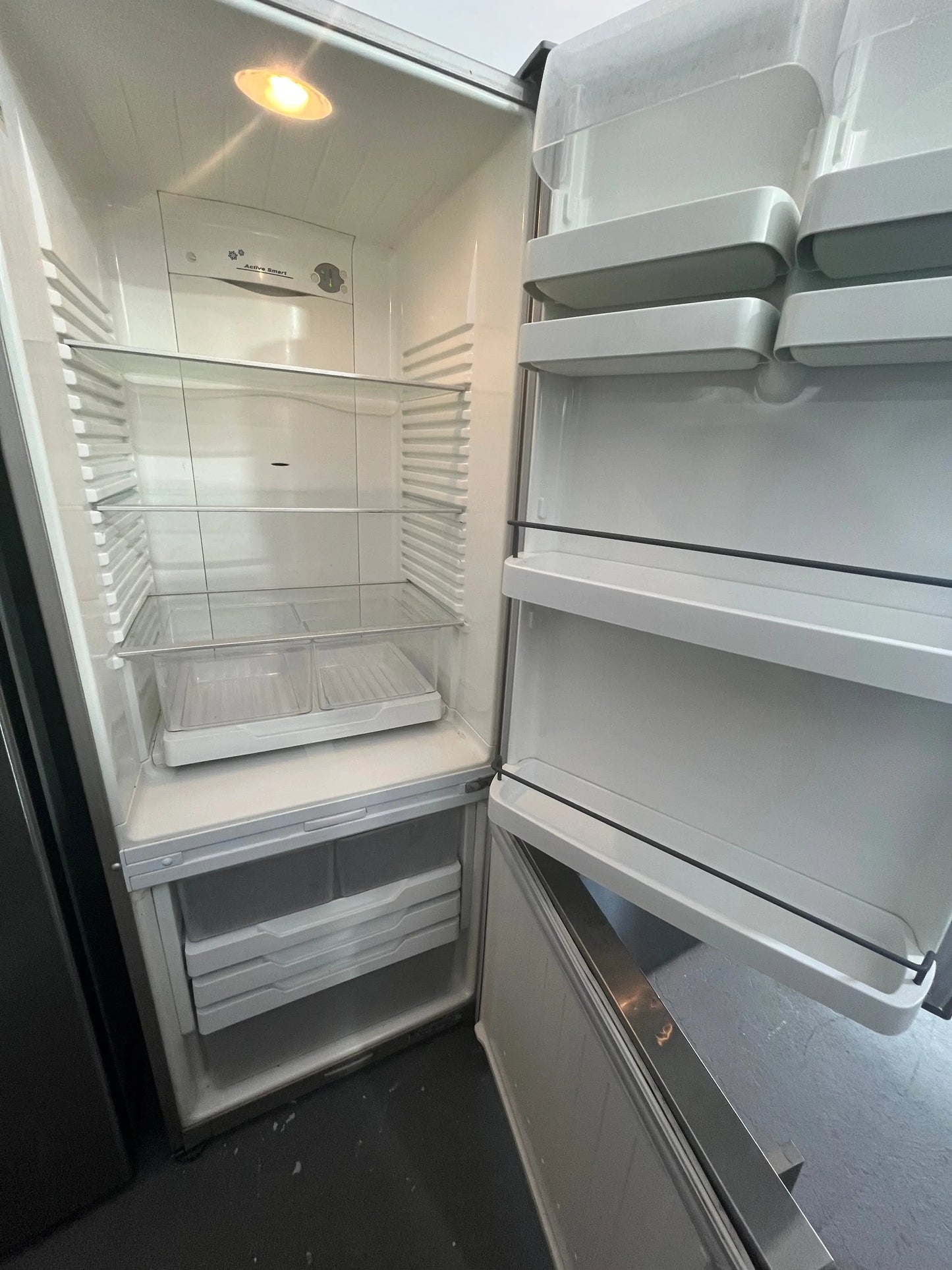 Refurbished Fisher and paykel 440L bottom mount fridge freezer | ALEXANDRIA