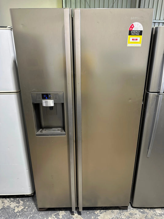 Refurbished Fisher&Paykel 691L fridge freezer | BRISBANE