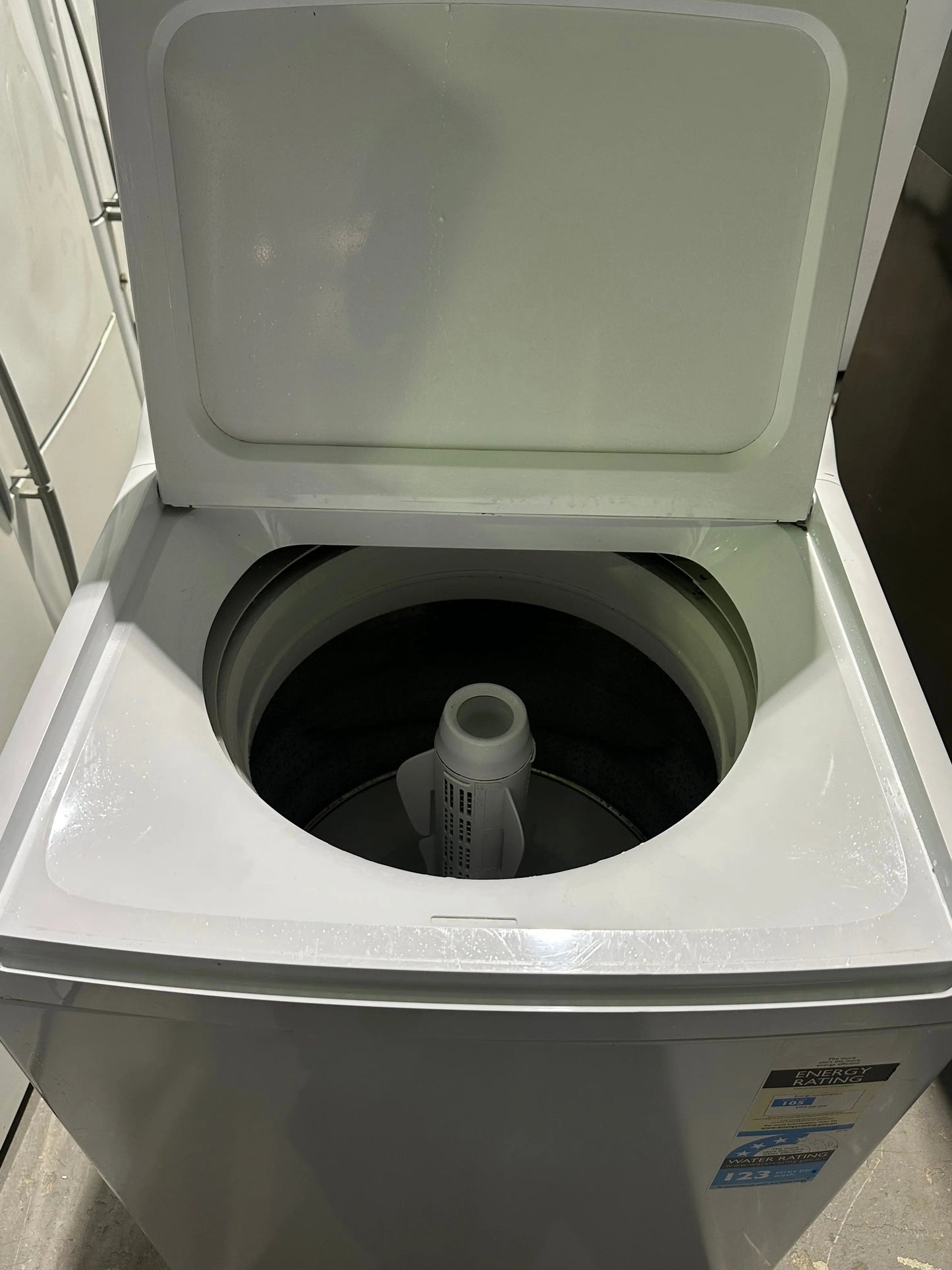 Refurbished Fisher&Paykel10kg Washer | Lucky white goods