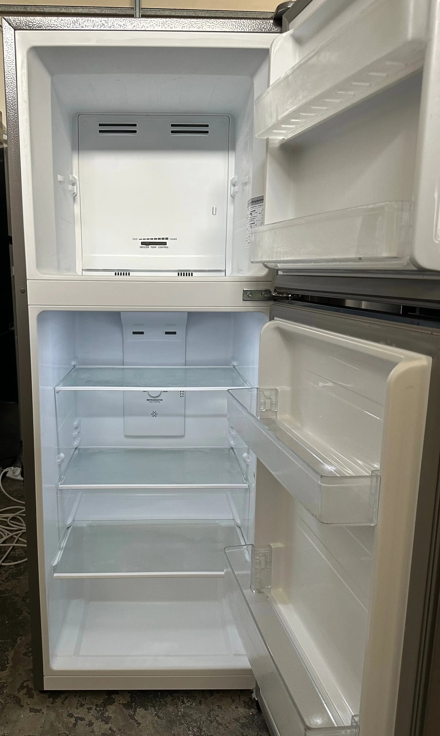 Refurbished Hisense 205L fridge freezer | BRISBANE