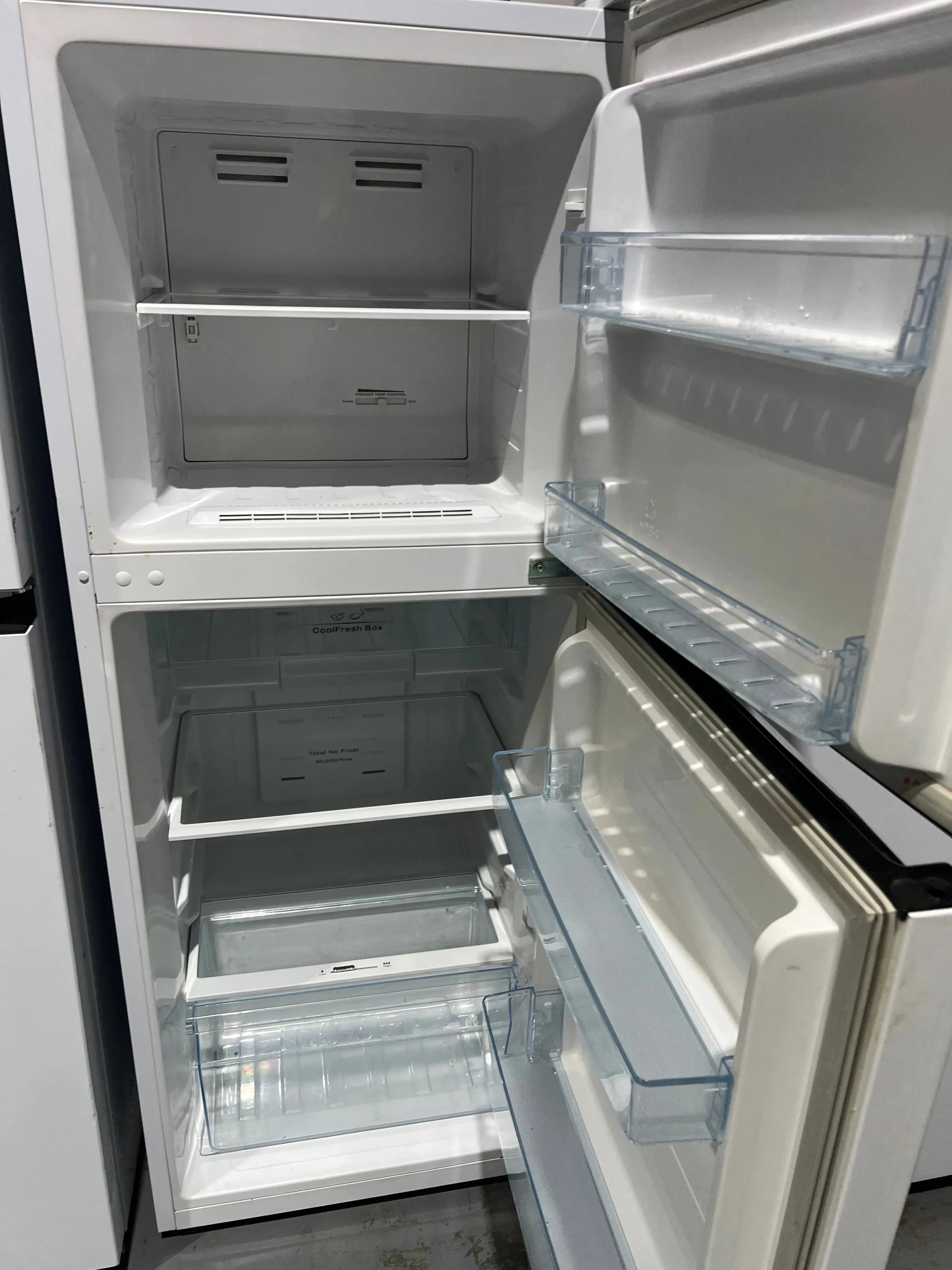 Refurbished Hisense 230 Litres Fridge Freezer | ADELAIDE