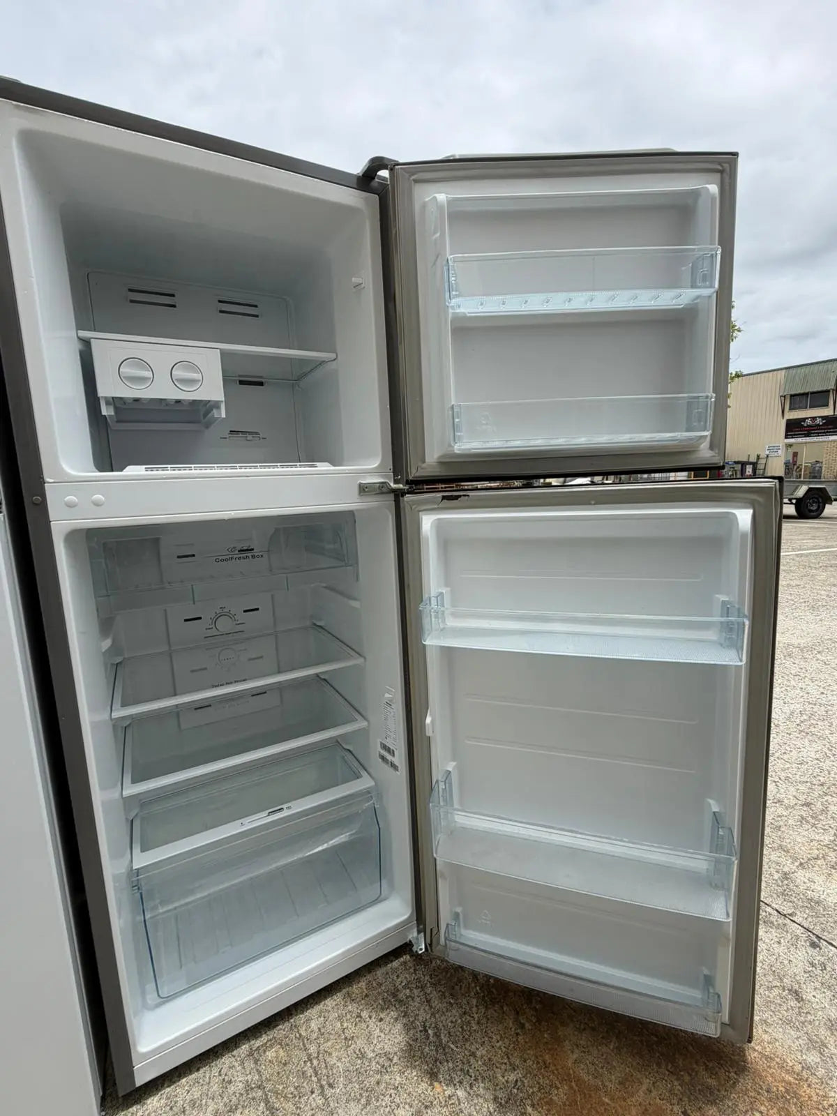 Refurbished Hisense 230L Top Mount Fridge Freezer – HR6TFF230S | BRISBANE
