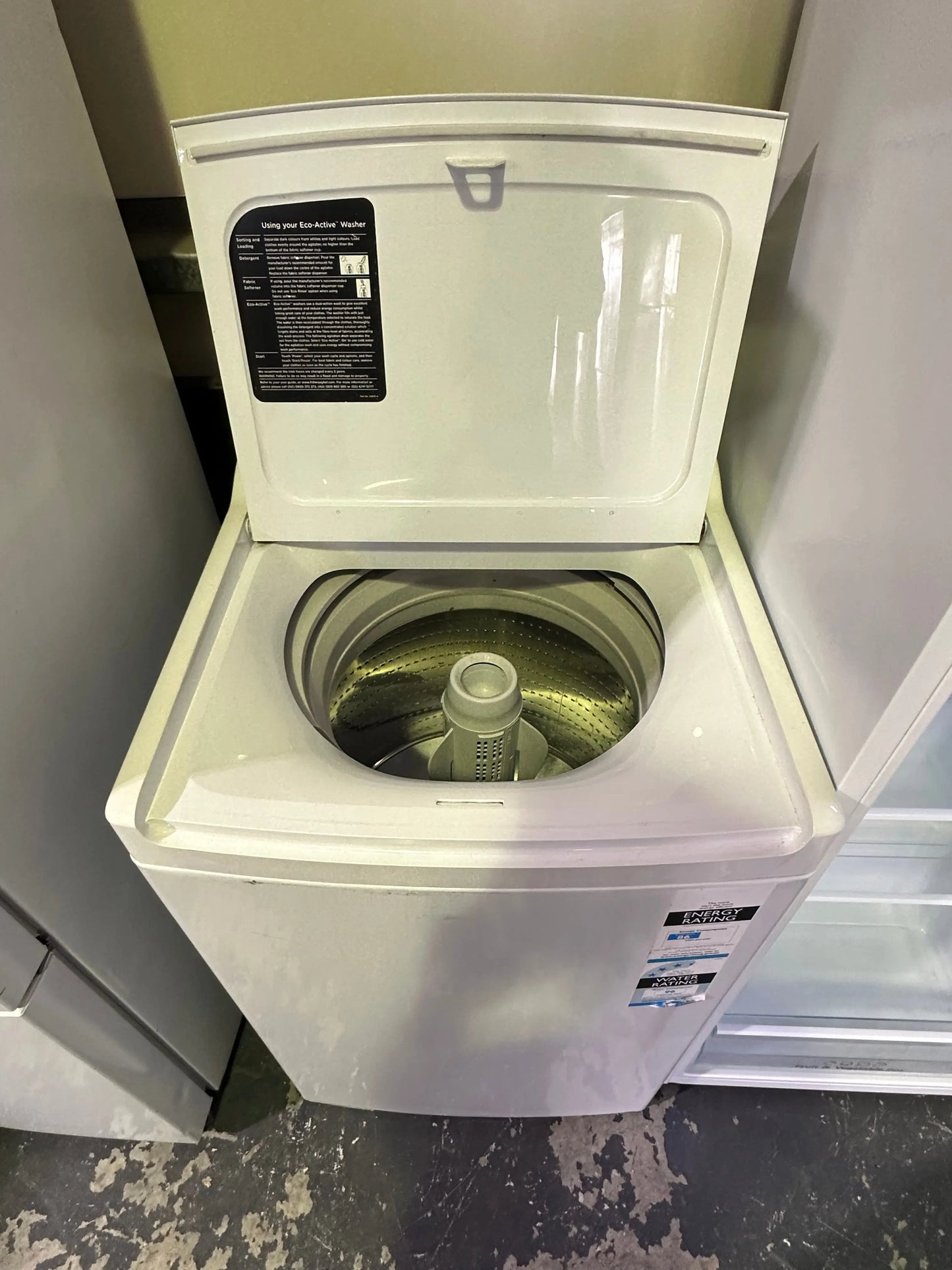 Refurbished Hisense 325L Fridge&Washer Fisher&Paykel 8kg Washer | BRISBANE