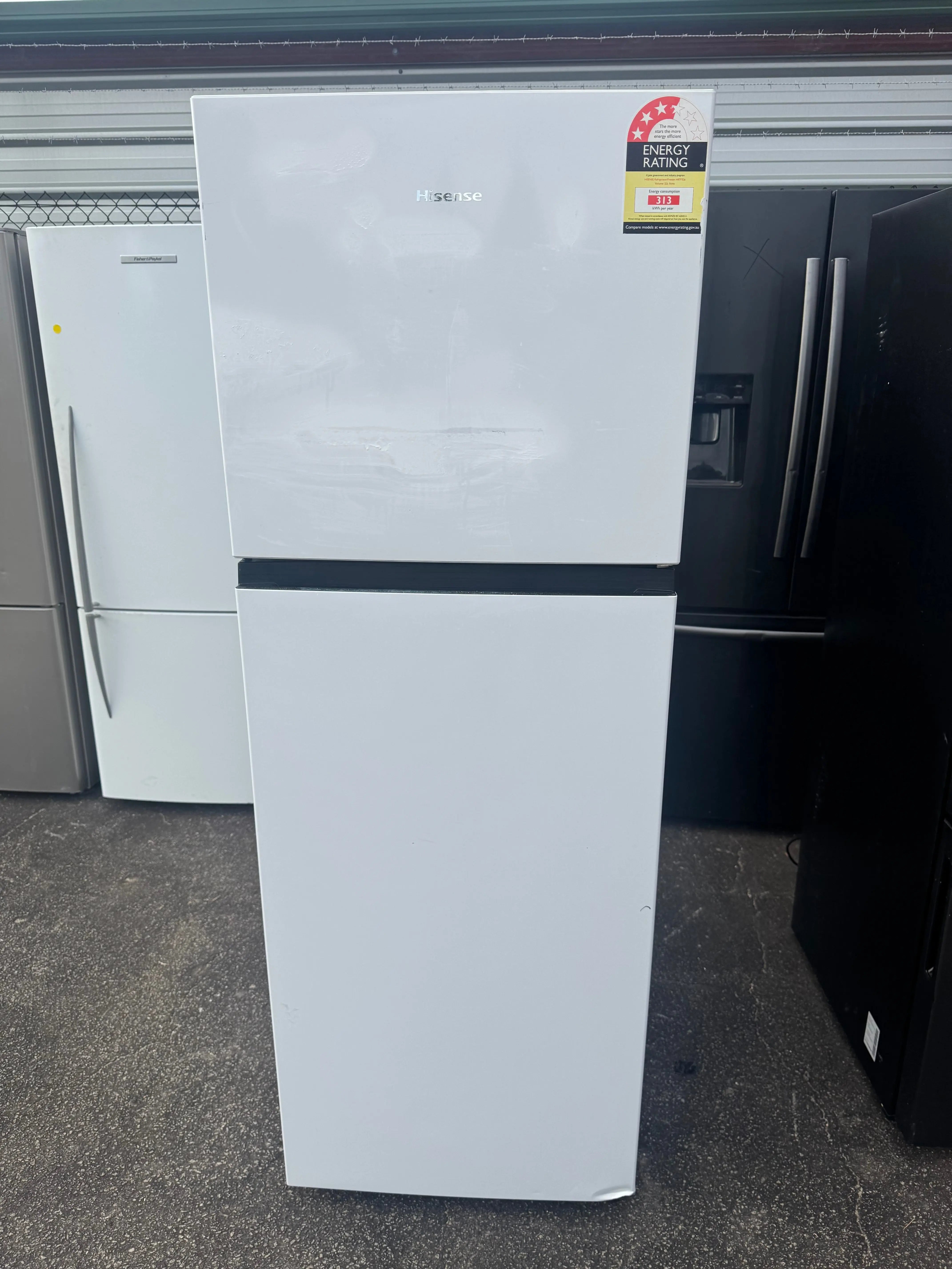 Refurbished Hisense 326 litres fridge freezer | PERTH