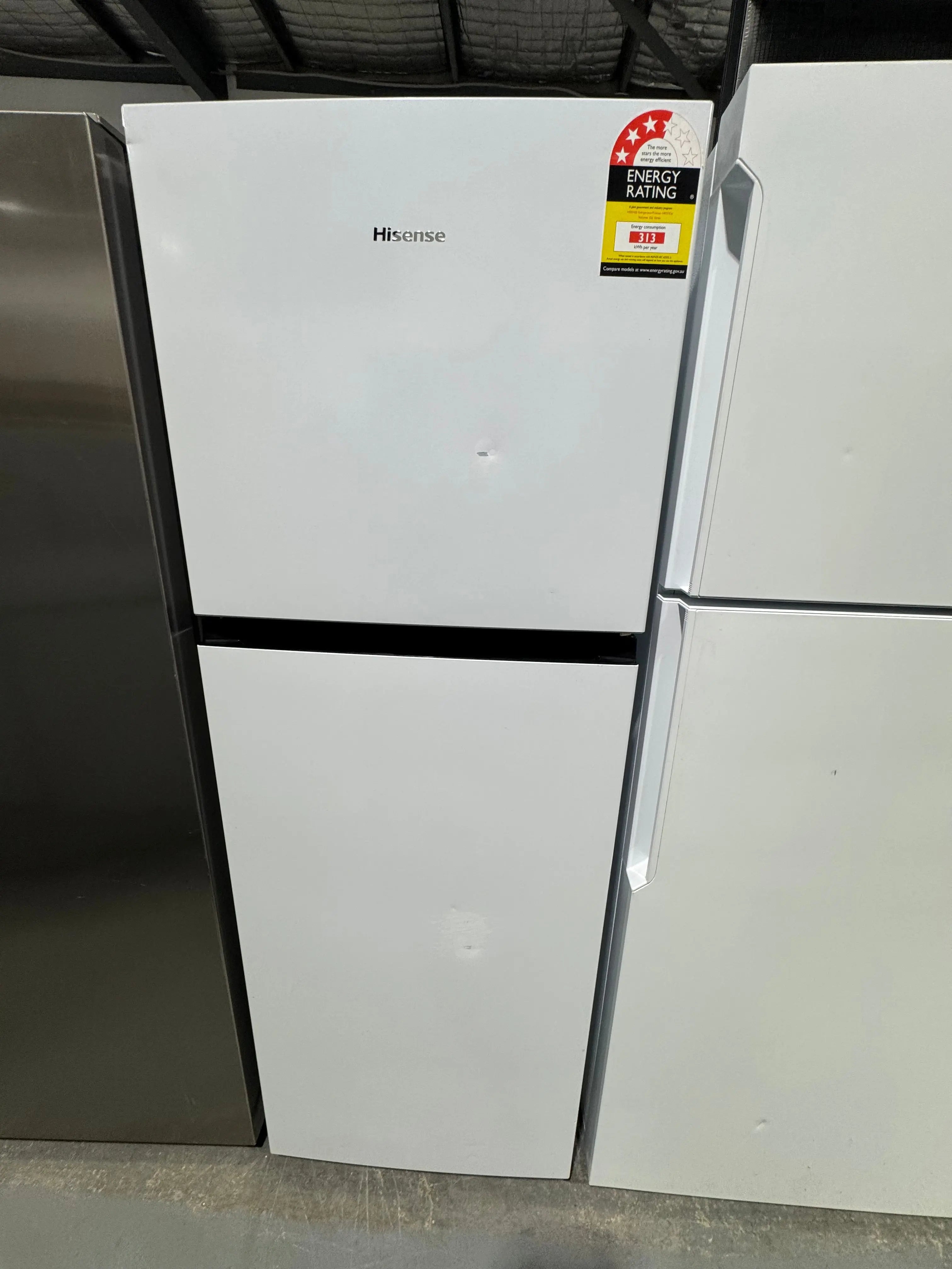 Refurbished Hisense 326 litres fridge freezer | PERTH