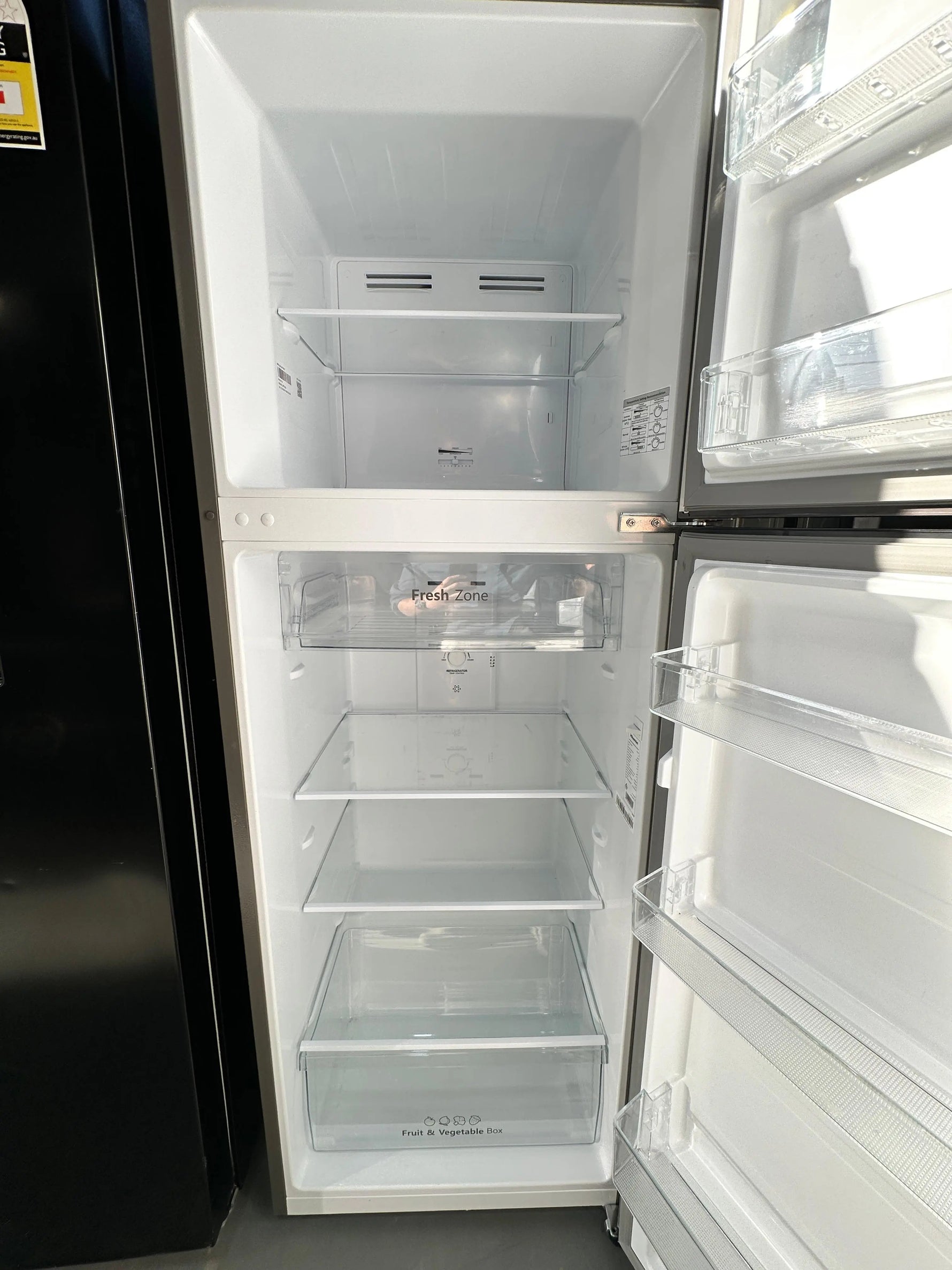 Refurbished Hisense 326L Top Mount Fridge Freezer