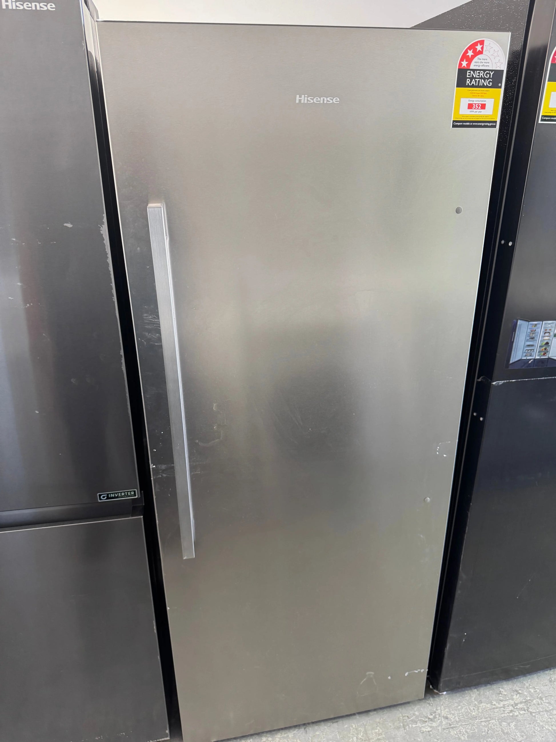 Refurbished Hisense 384 Litres Fridge Freezer | PERTH