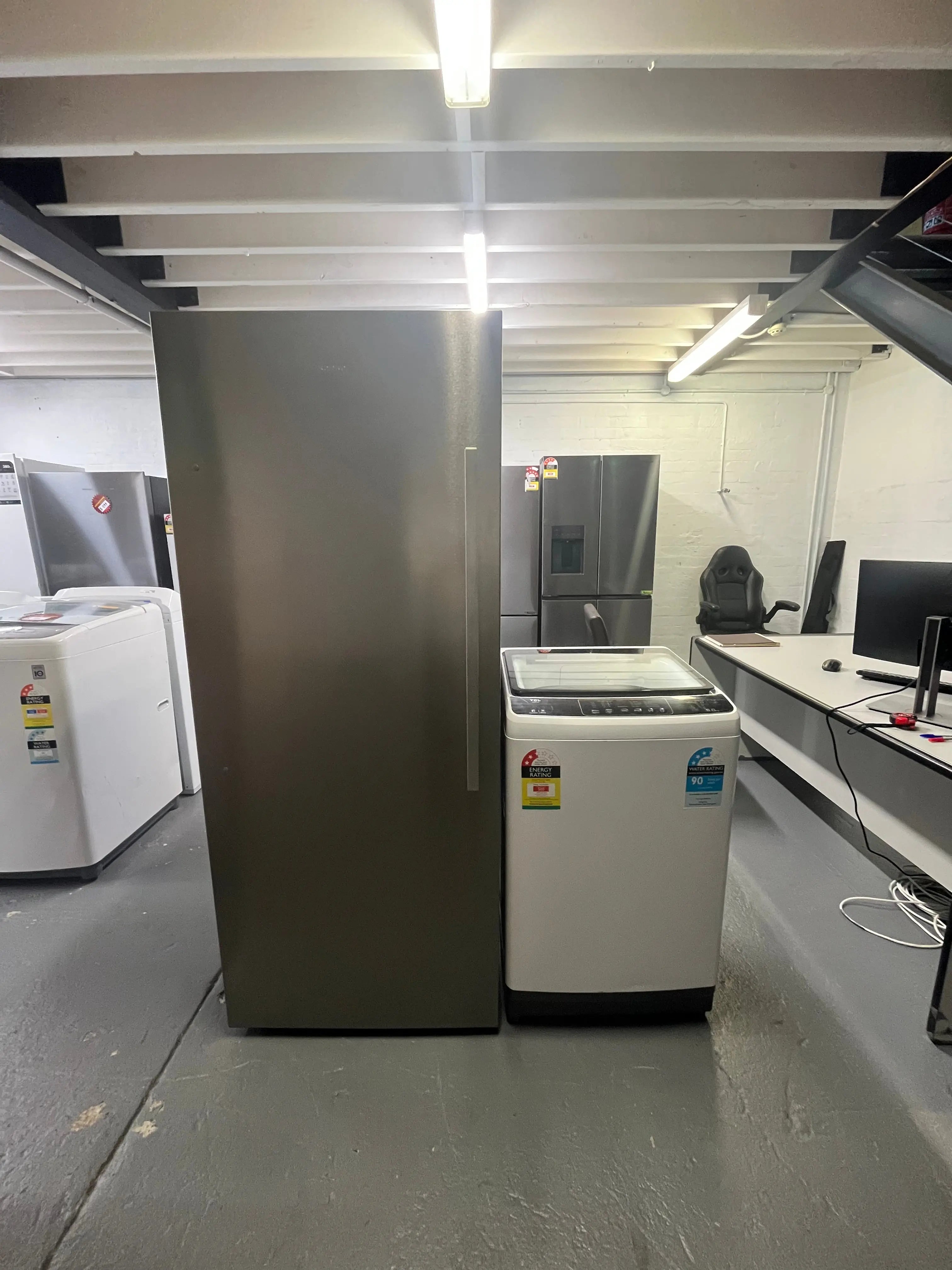 Refurbished Hisense 384L Hybrid Fridge Freezer HRVF384S + Refurbished TCL Top Load Washing Machine F708TLW Combo – 8 kg Washer & Large Hybrid Freezer Pack | ALEXANDRIA