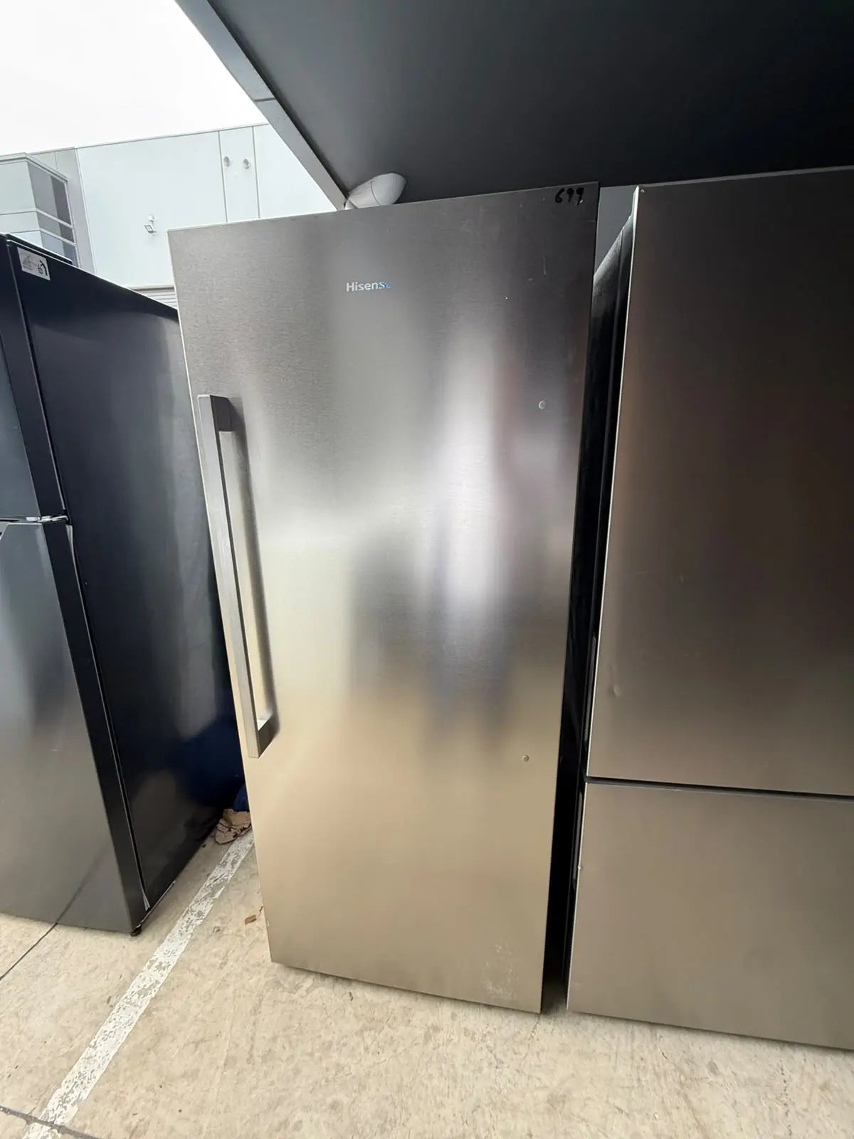 Refurbished Hisense 384L Upright Freezer HRVF384S | MELBOURNE