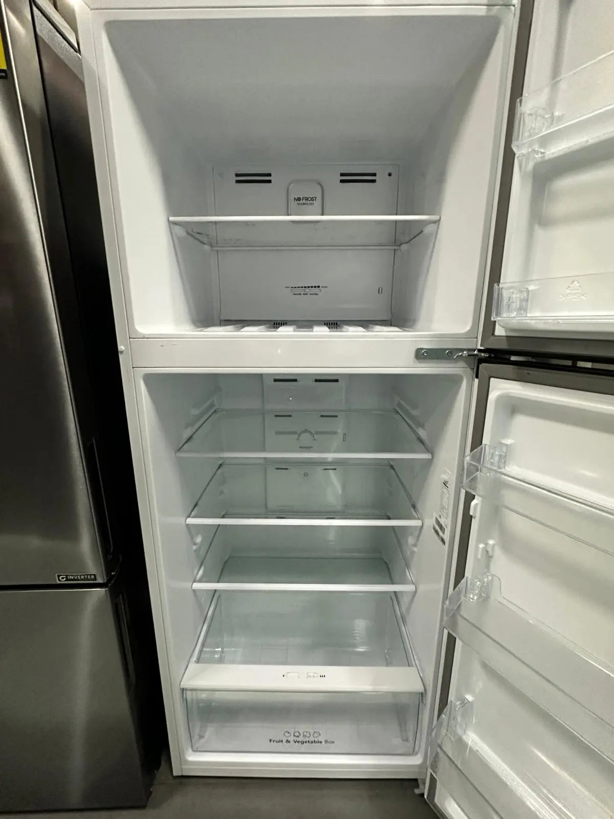 Refurbished Hisense 424L Top Mount Fridge Freezer | ADELAIDE