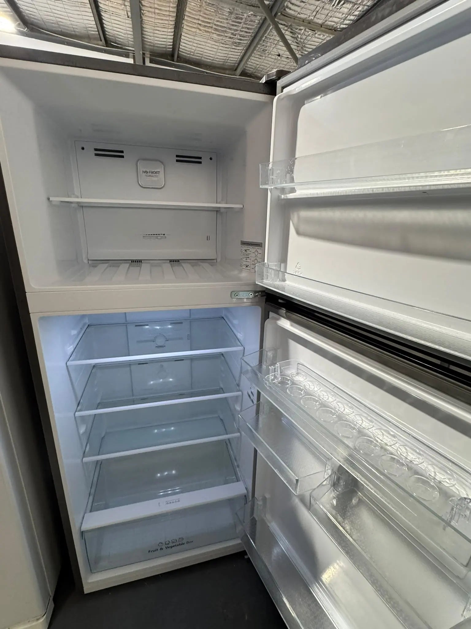 Refurbished Hisense 424L Top Mount Fridge Freezer | PERTH