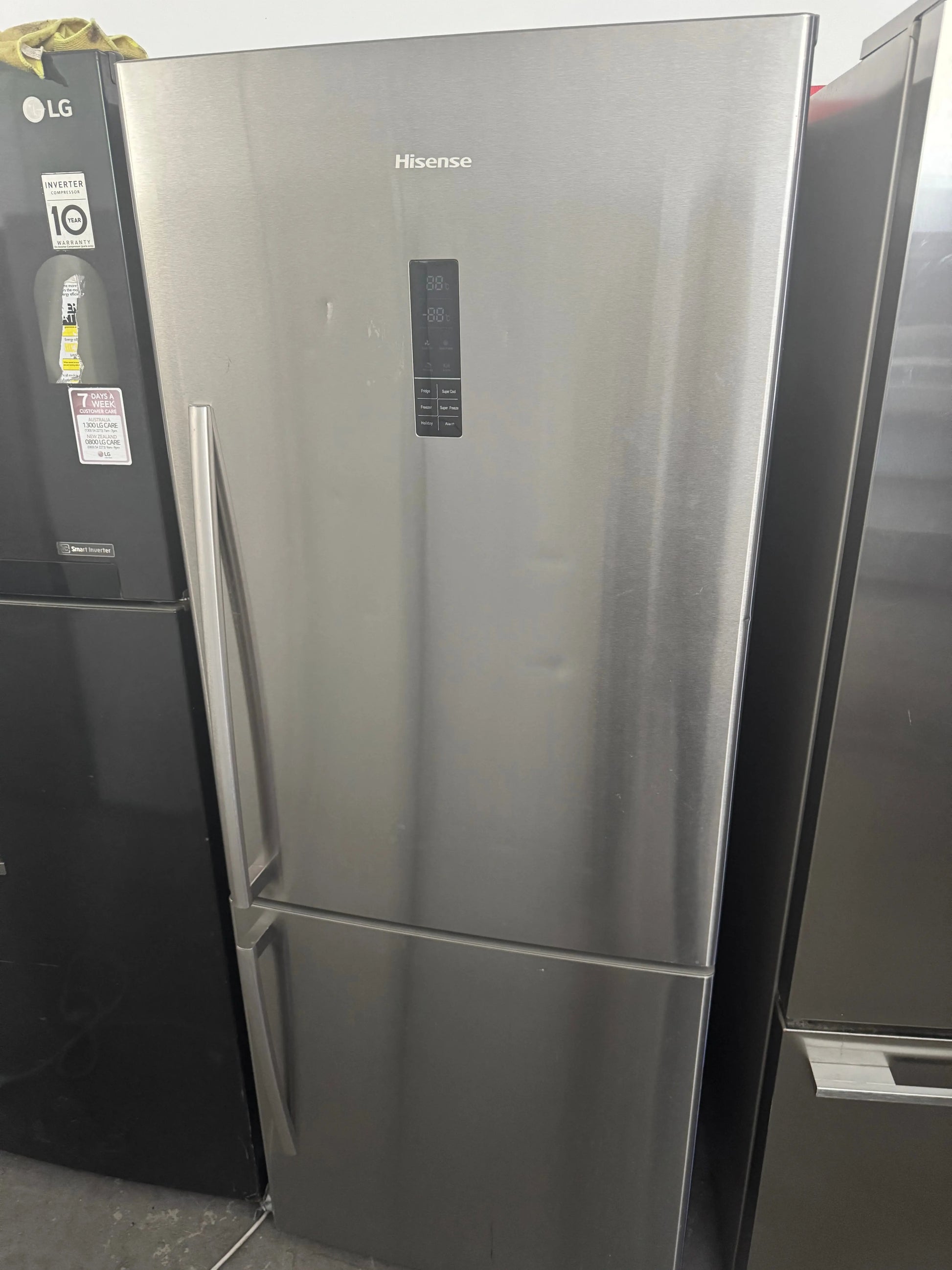 Refurbished Hisense 435 Litres Fridge Freezer | PERTH