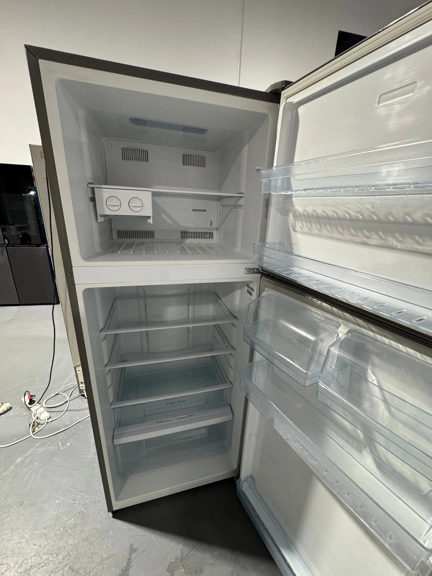 Refurbished Hisense 436 litres fridge freezer | PERTH