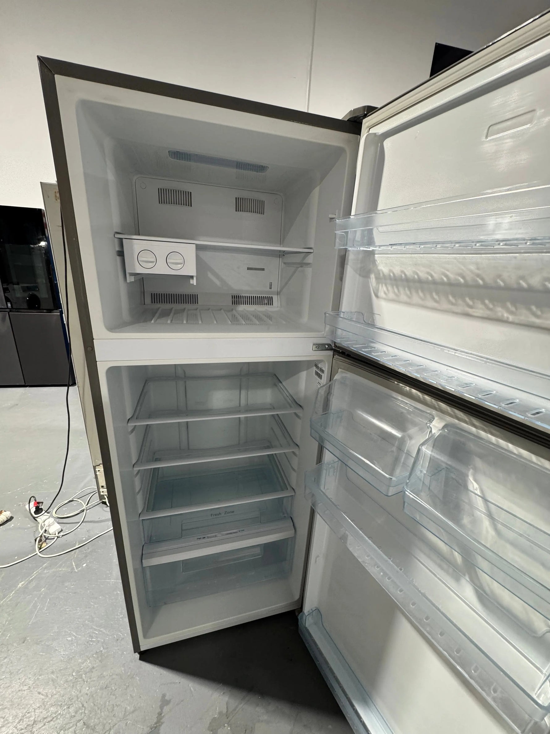Refurbished Hisense 436 litres fridge freezer | PERTH