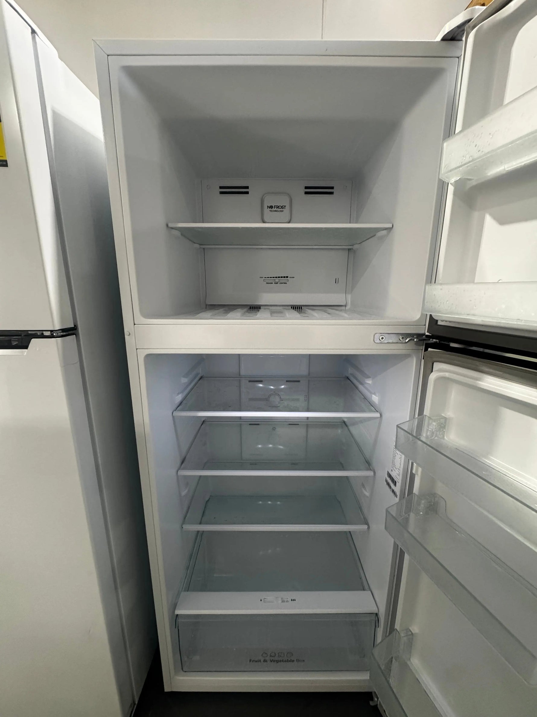 Refurbished Hisense 460L Top Mount Frost Free Fridge – White Finish – Model HR6TFF459 | PERTH
