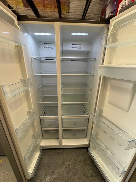 Refurbished Hisense 578 litres side by side door fridge freezer | SYDNEY