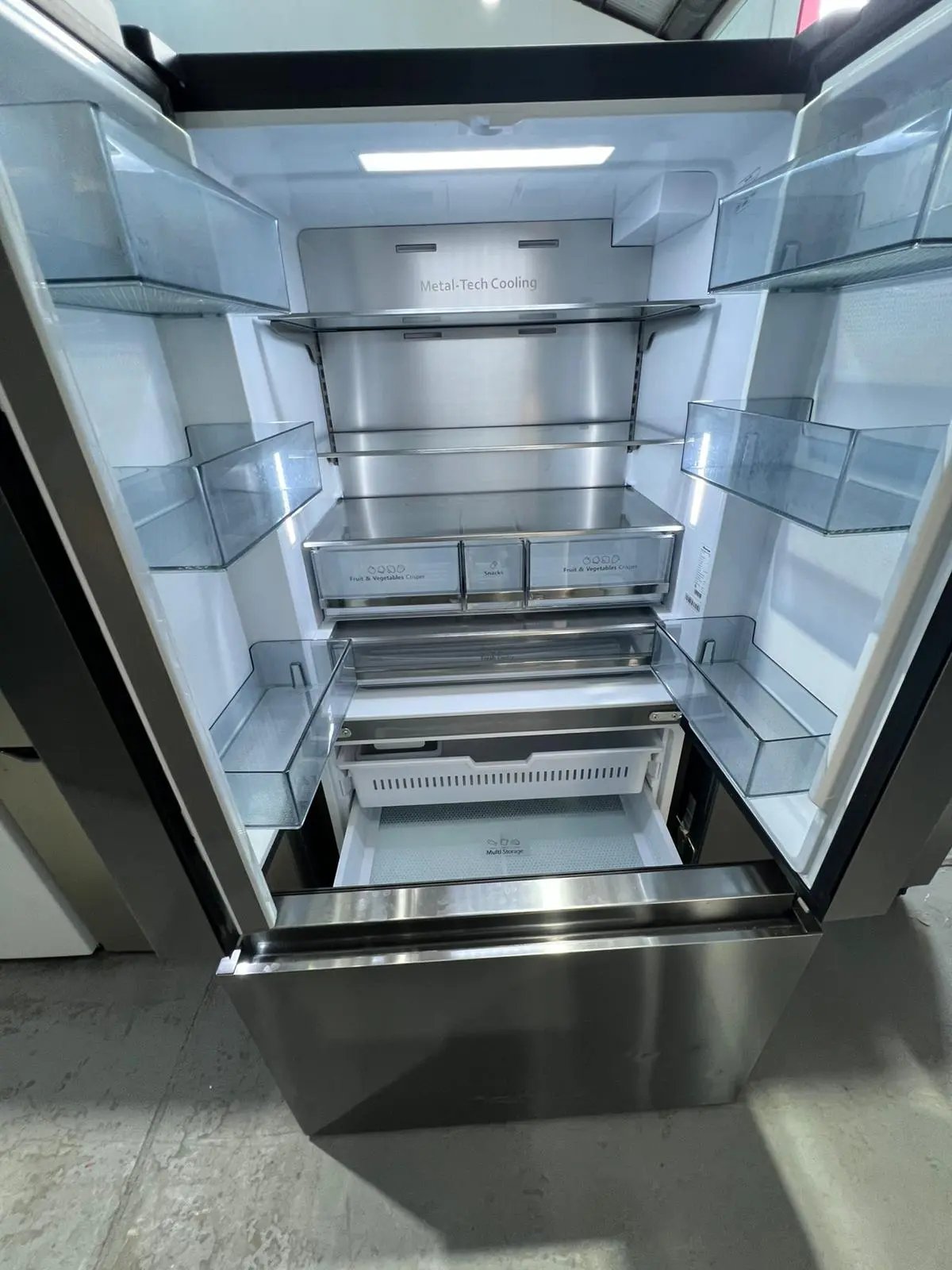 Refurbished Hisense 634L Fridge Freezer | ADELAIDE