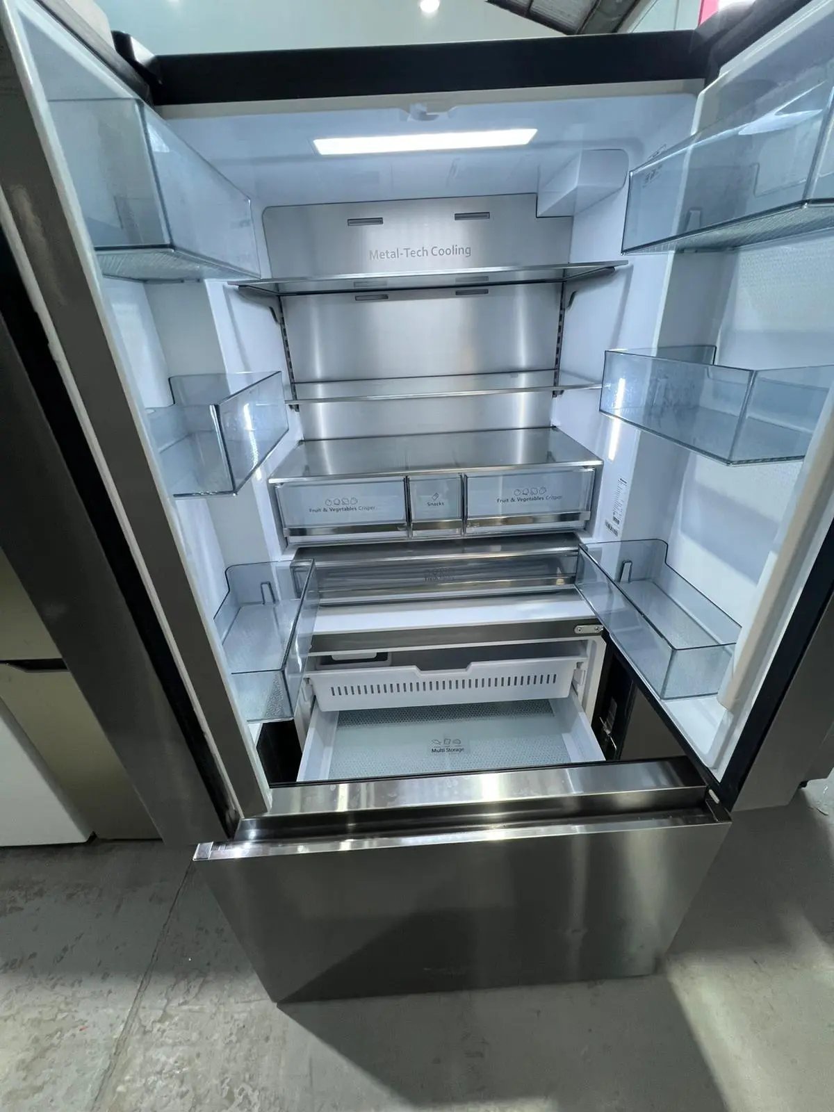 Refurbished Hisense 634L Fridge Freezer | ADELAIDE