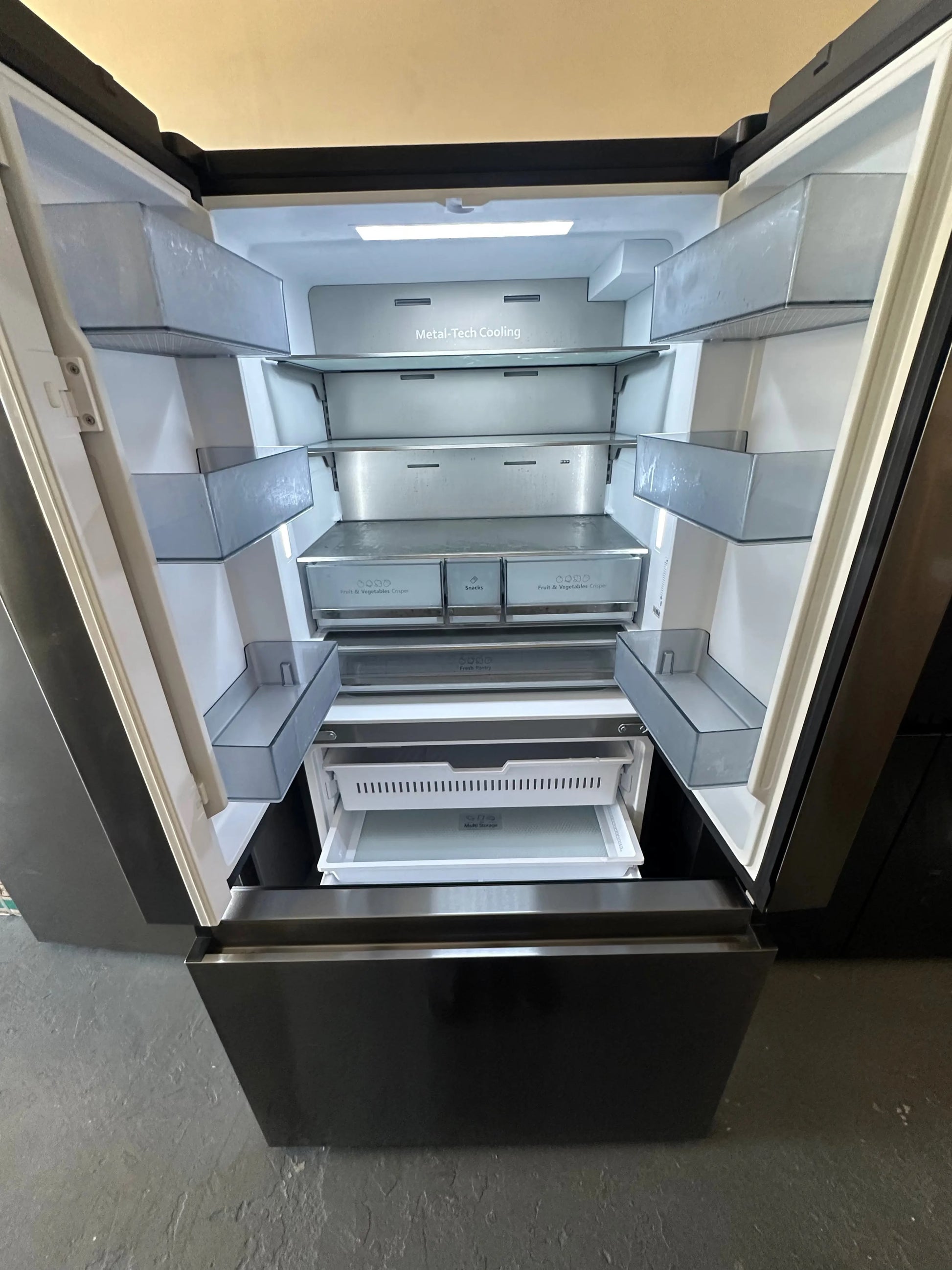 Refurbished Hisense 634L fridge freezer | BRISBANE