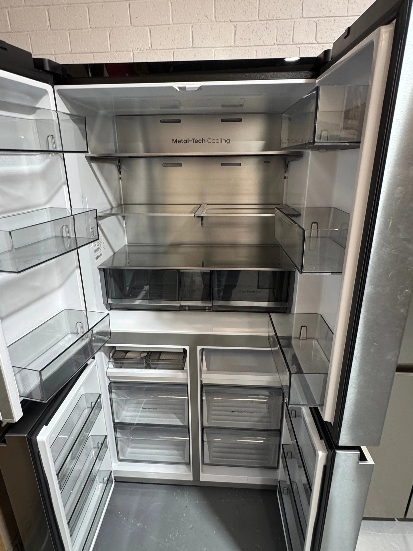 Refurbished Hisense 640 litres fridge freezer | SYDNEY