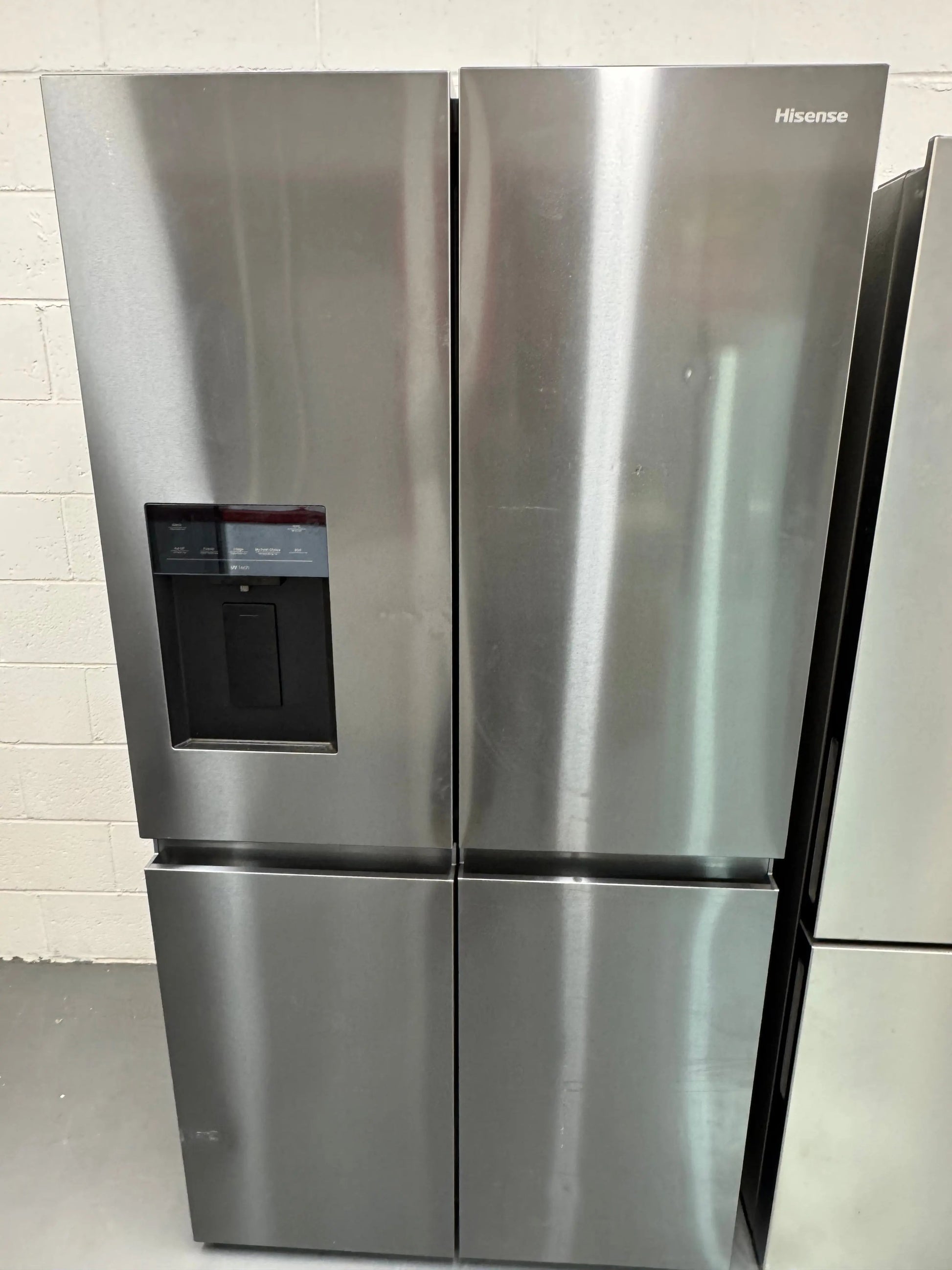 Refurbished Hisense 640 litres fridge freezer | SYDNEY
