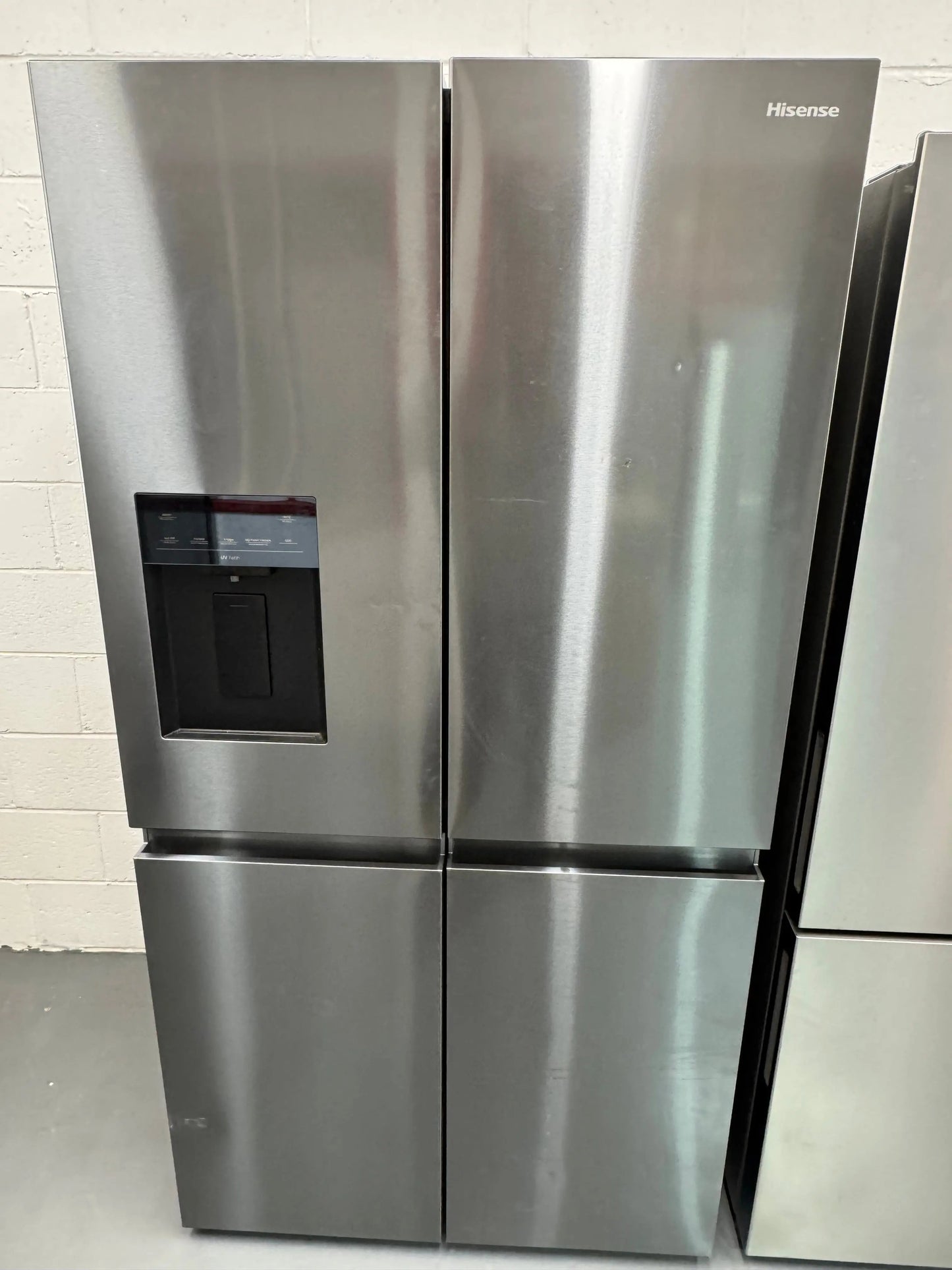 Refurbished Hisense 640 litres fridge freezer | SYDNEY