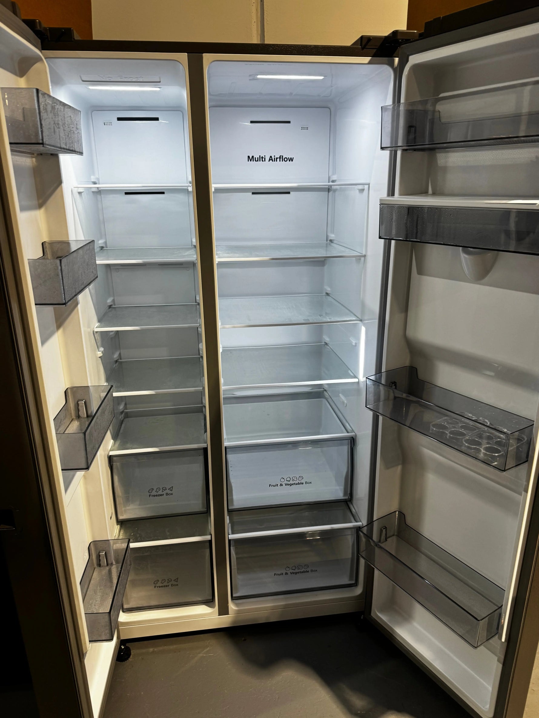 Refurbished Hisense 649 litres fridge freezer | PERTH