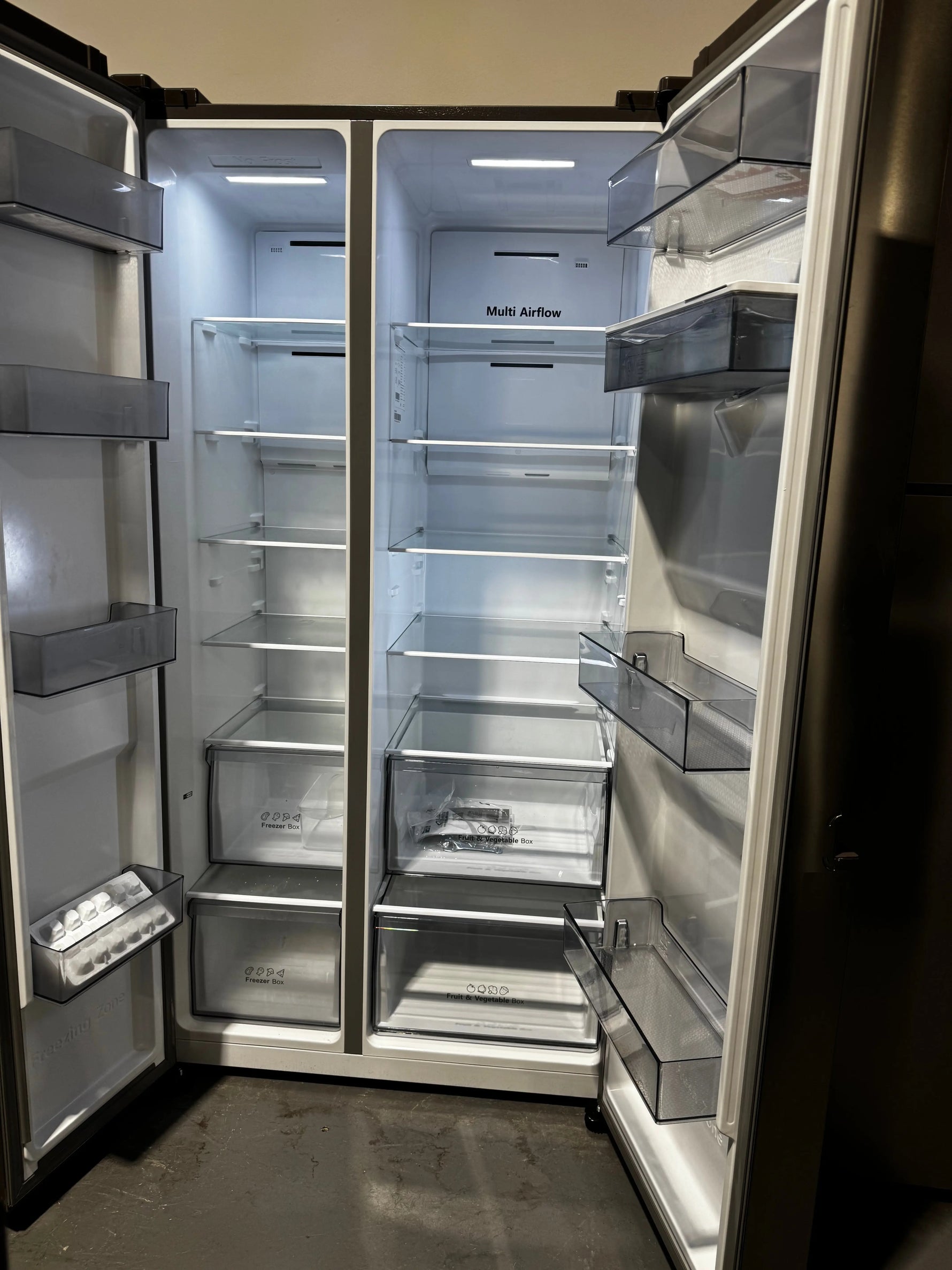 Refurbished Hisense 649 litres fridge freezer | PERTH
