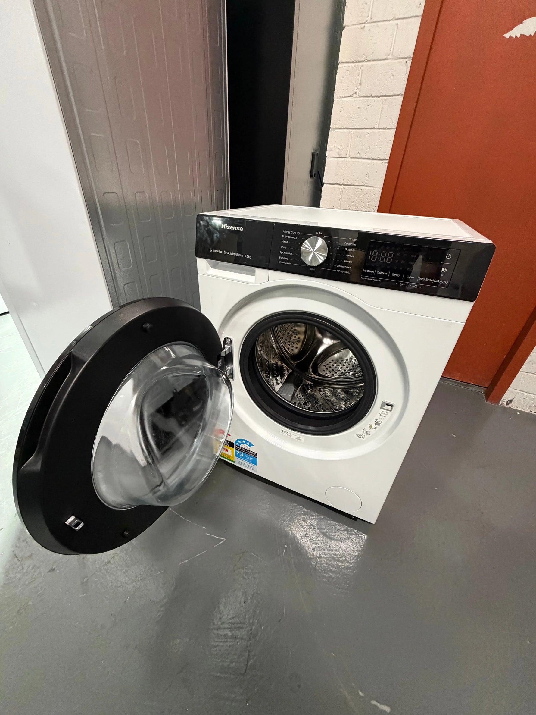 Refurbished Hisense 8.5 kg front loader washer