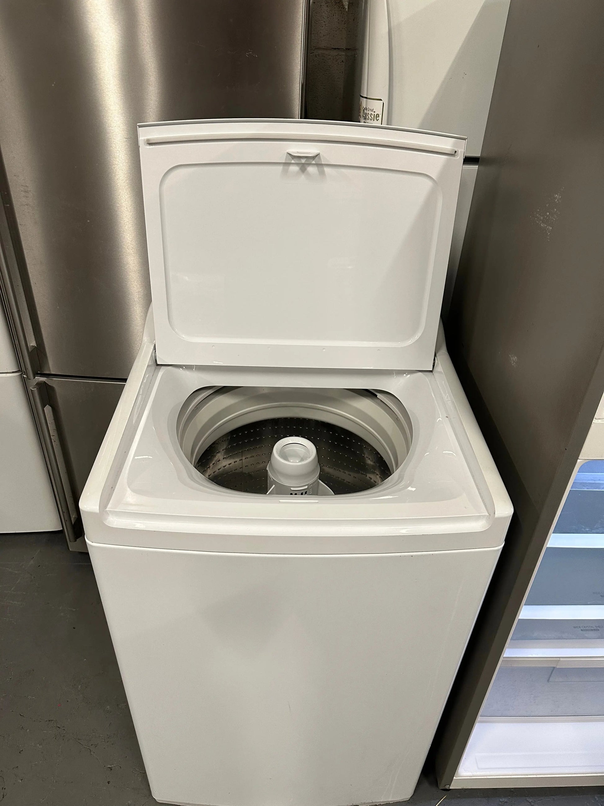 Refurbished Hitchi 335 ltr top mount fridge freezer and Fisher & Paykel 8.5 kg top loader washer | SYDNEY