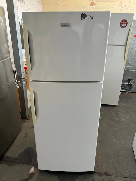 Refurbished Kelvinator 282 litres fridge freezer | ADELAIDE