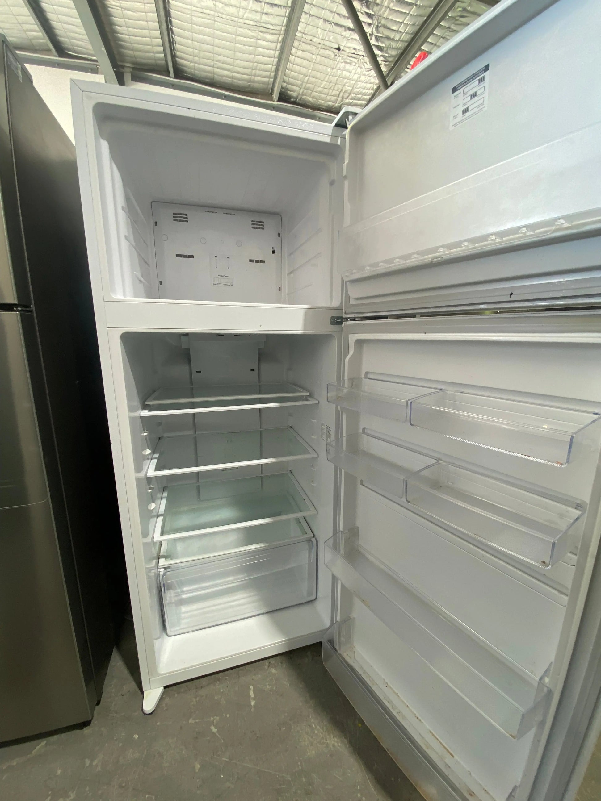 Refurbished Kelvinator 461 fridge freezer | Lucky white goods