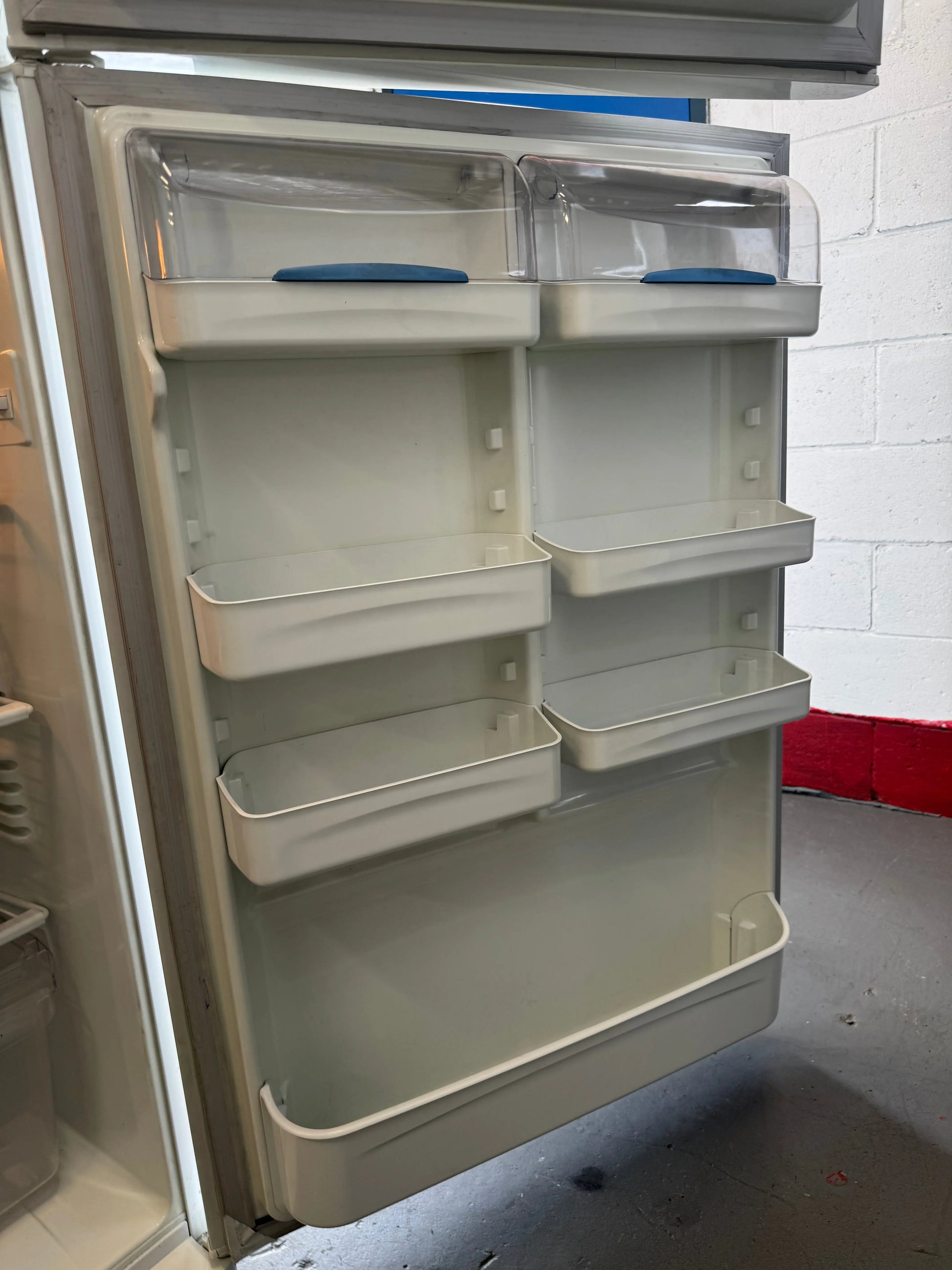 Refurbished Kelvinator fridge freezer 520 L | SYDNEY