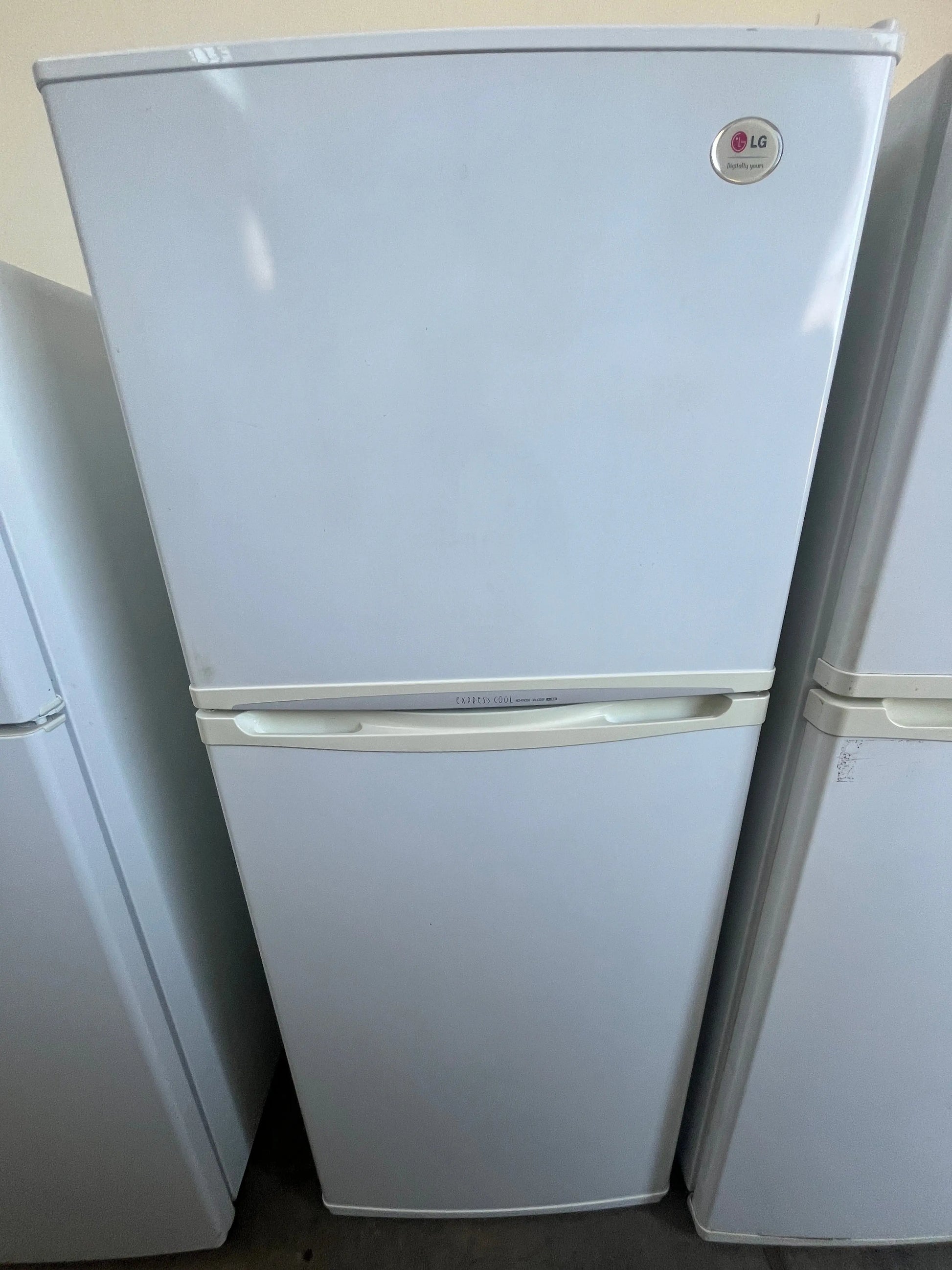 Refurbished LG REFRIGERATOR-FREEZER capacity 392L
MODEL No.: GR-432SF | ADELAIDE