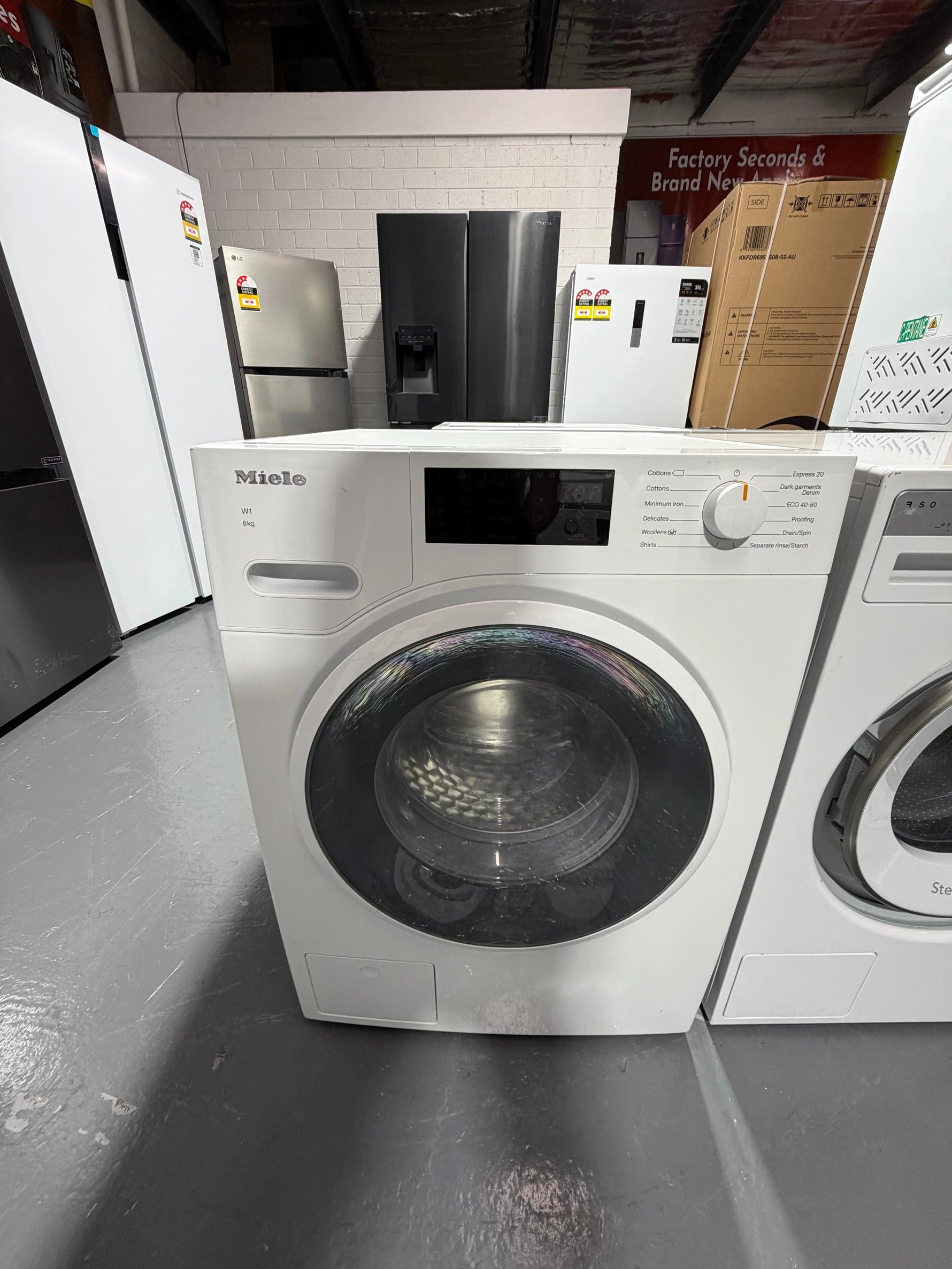 Refurbished Miele 8 kg front loader washer